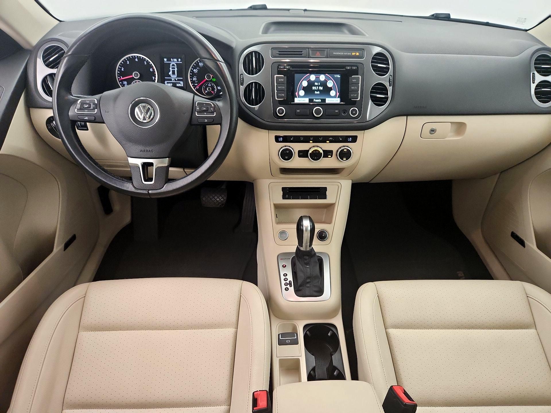 Thumbnail: 2015 Volkswagen Tiguan - 9