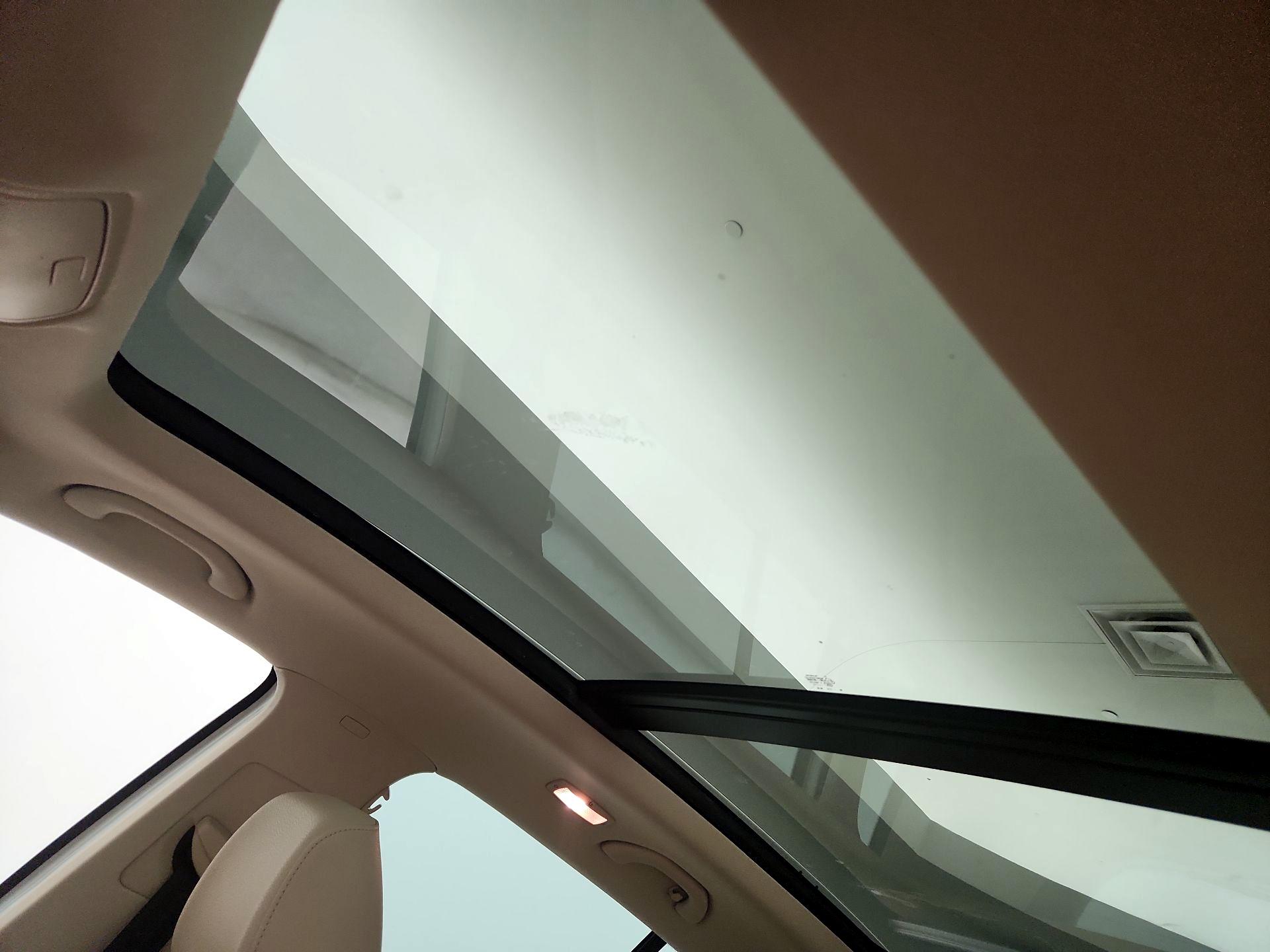 Thumbnail: 2015 Volkswagen Tiguan - 19