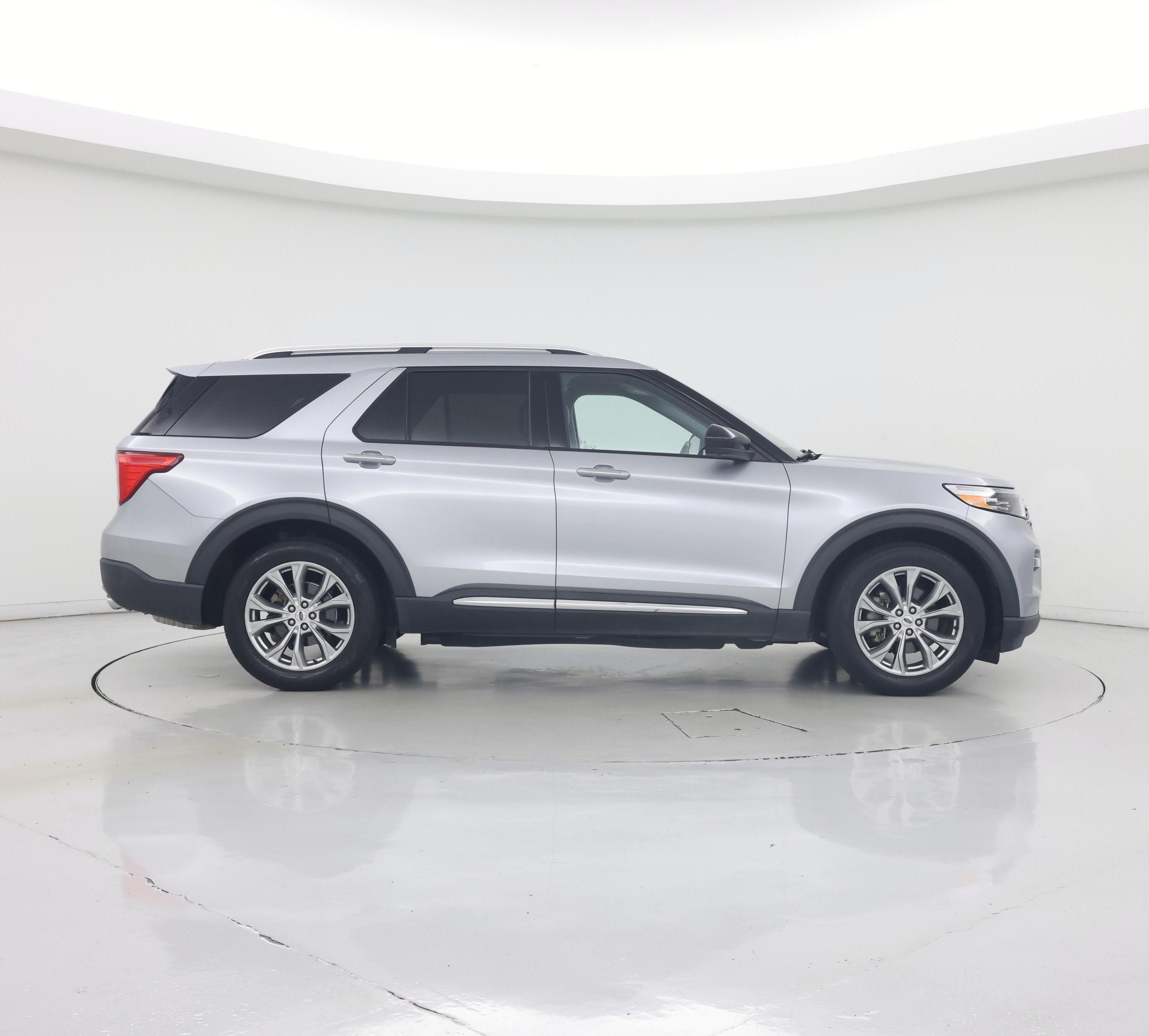 Thumbnail: 2022 Ford Explorer - 7