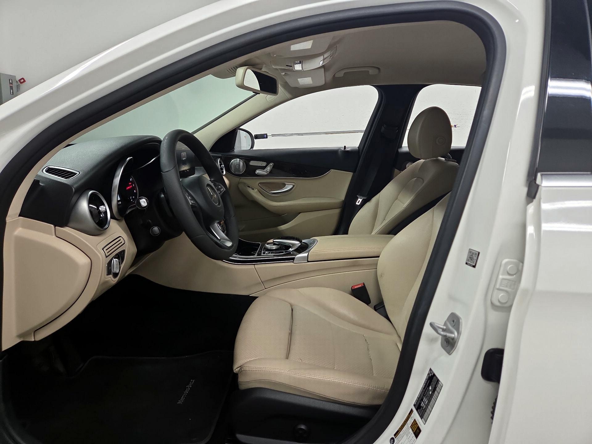 Thumbnail: 2016 Mercedes-Benz C-Class - 11