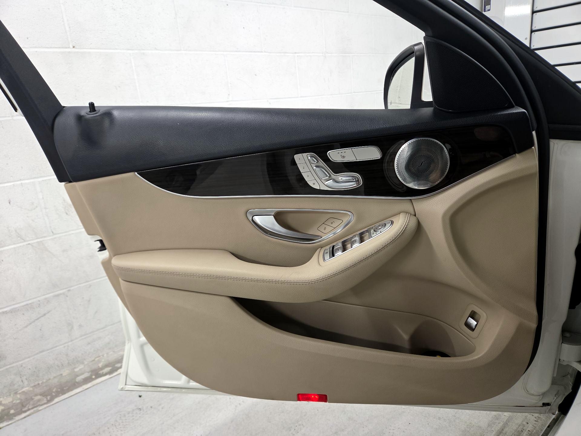 Thumbnail: 2016 Mercedes-Benz C-Class - 12