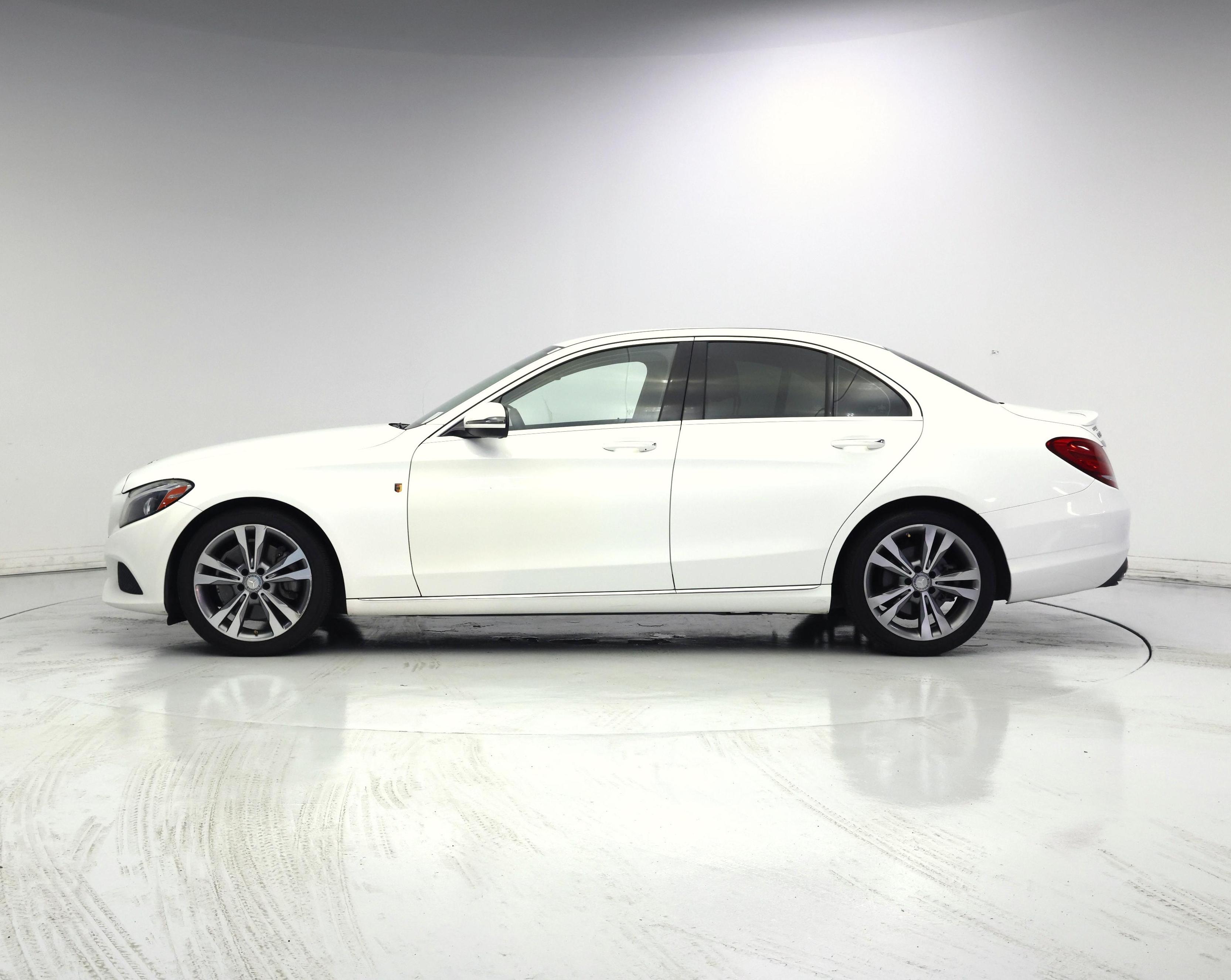 Thumbnail: 2016 Mercedes-Benz C-Class - 3