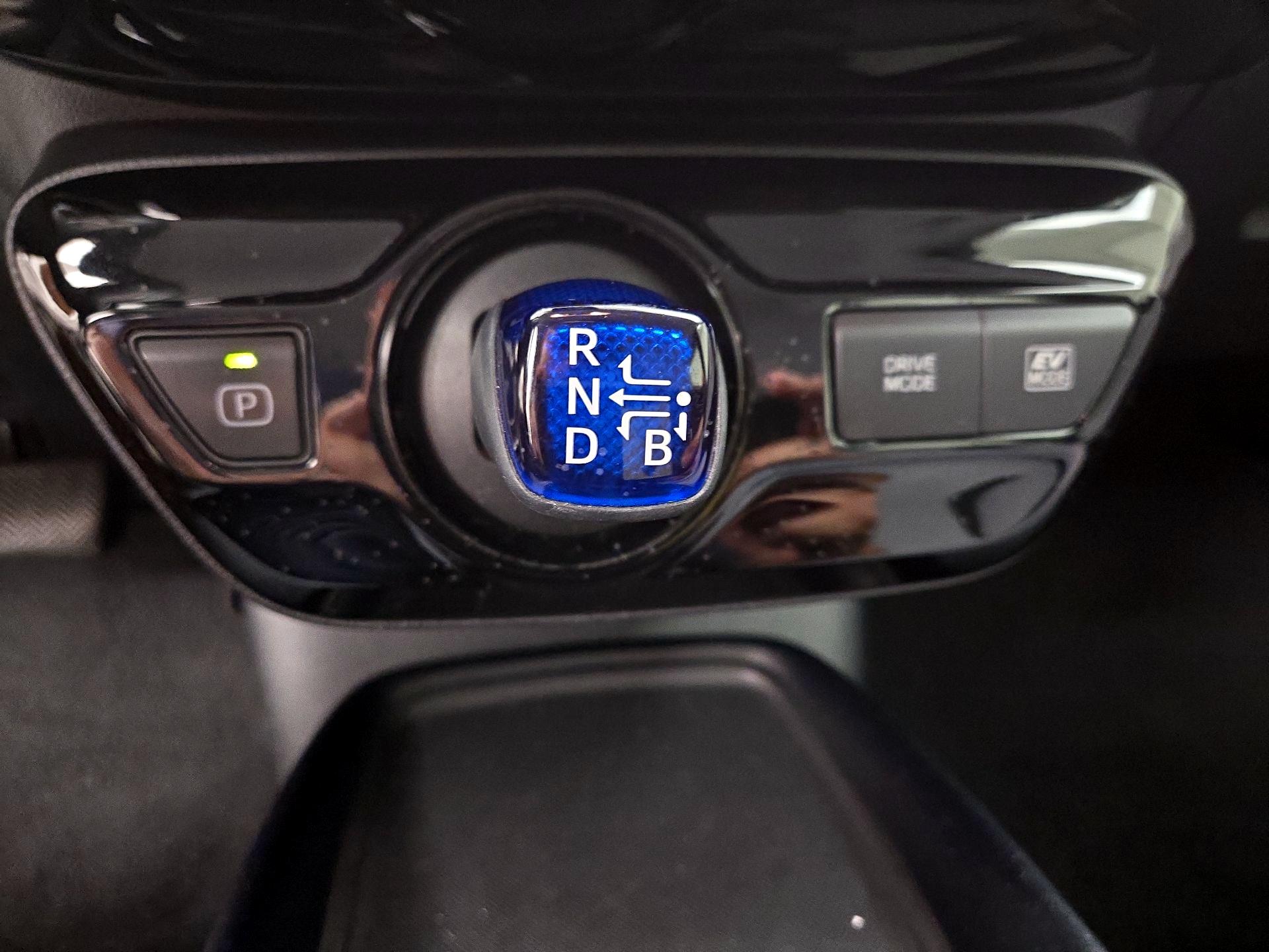 Thumbnail: 2019 Toyota Prius - 17