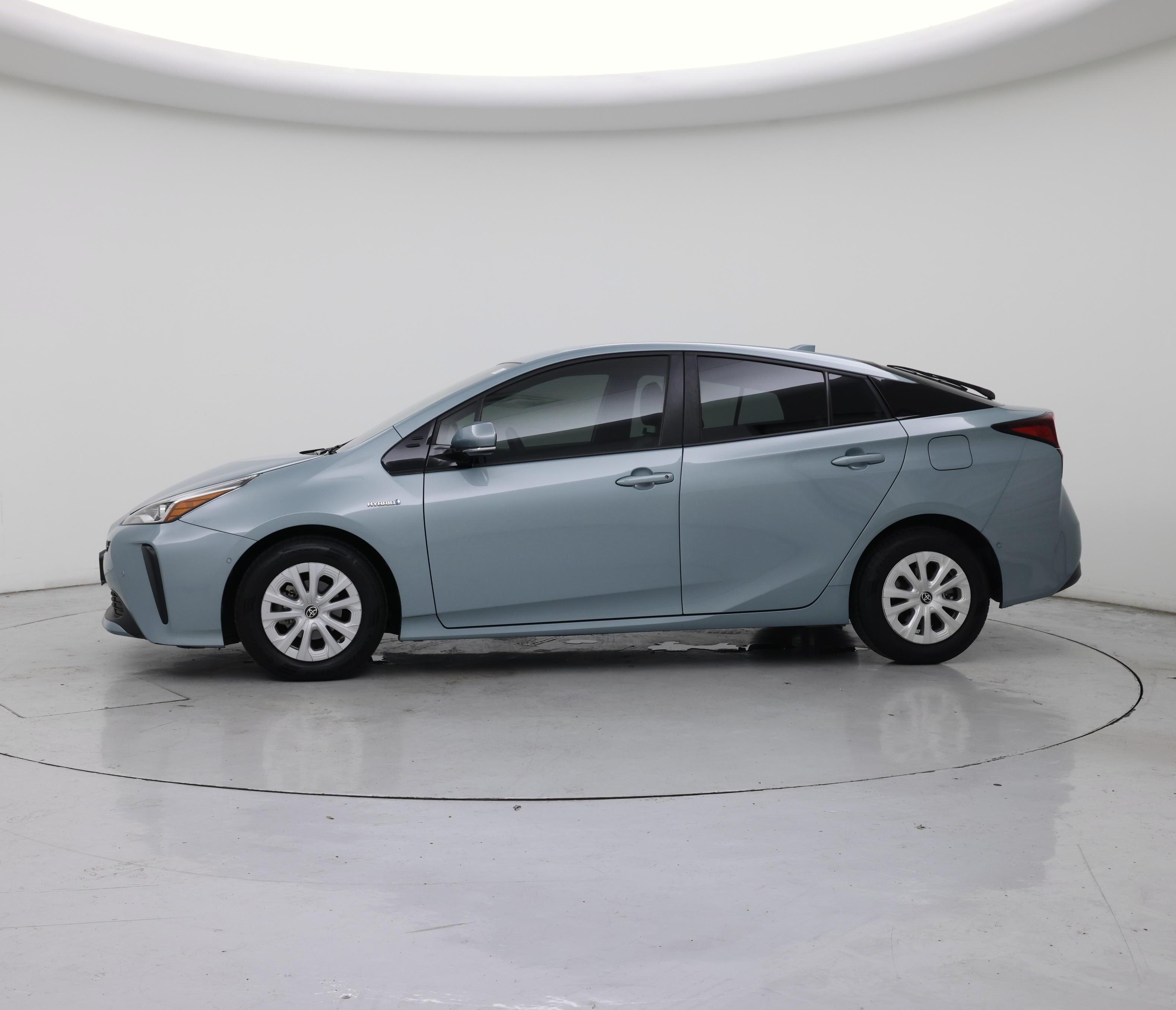 Thumbnail: 2019 Toyota Prius - 3