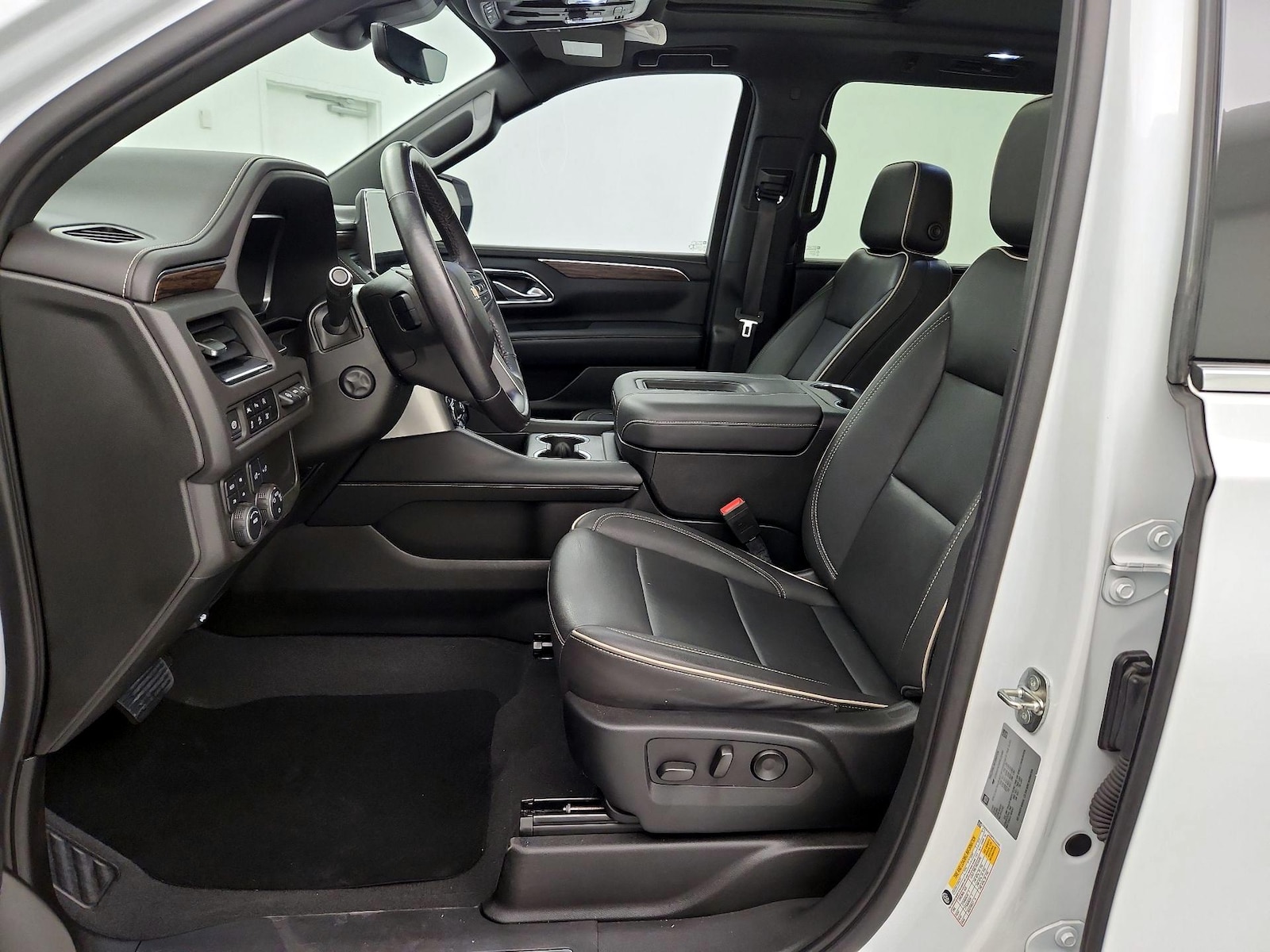 2023 Chevrolet Suburban Premier - Photo 12
