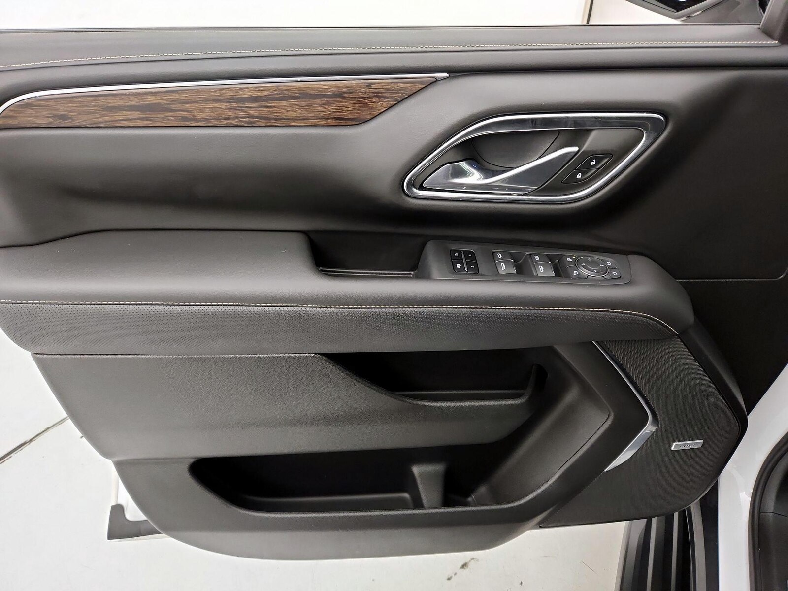 2023 Chevrolet Suburban Premier - Photo 13