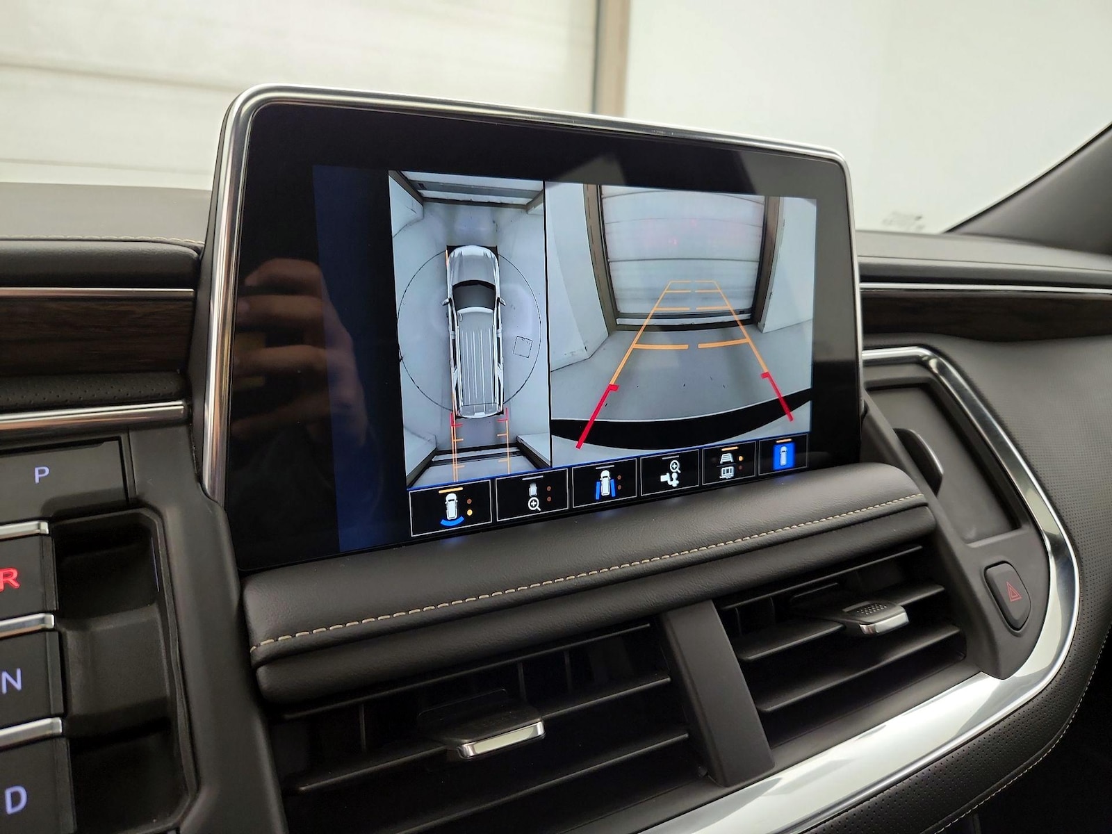 2023 Chevrolet Suburban Premier - Photo 15