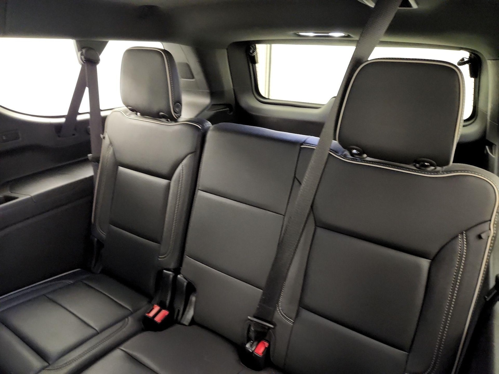 2023 Chevrolet Suburban Premier - Photo 22