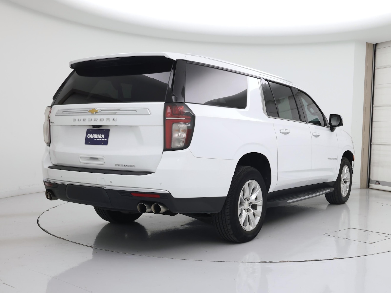 2023 Chevrolet Suburban Premier - Photo 9