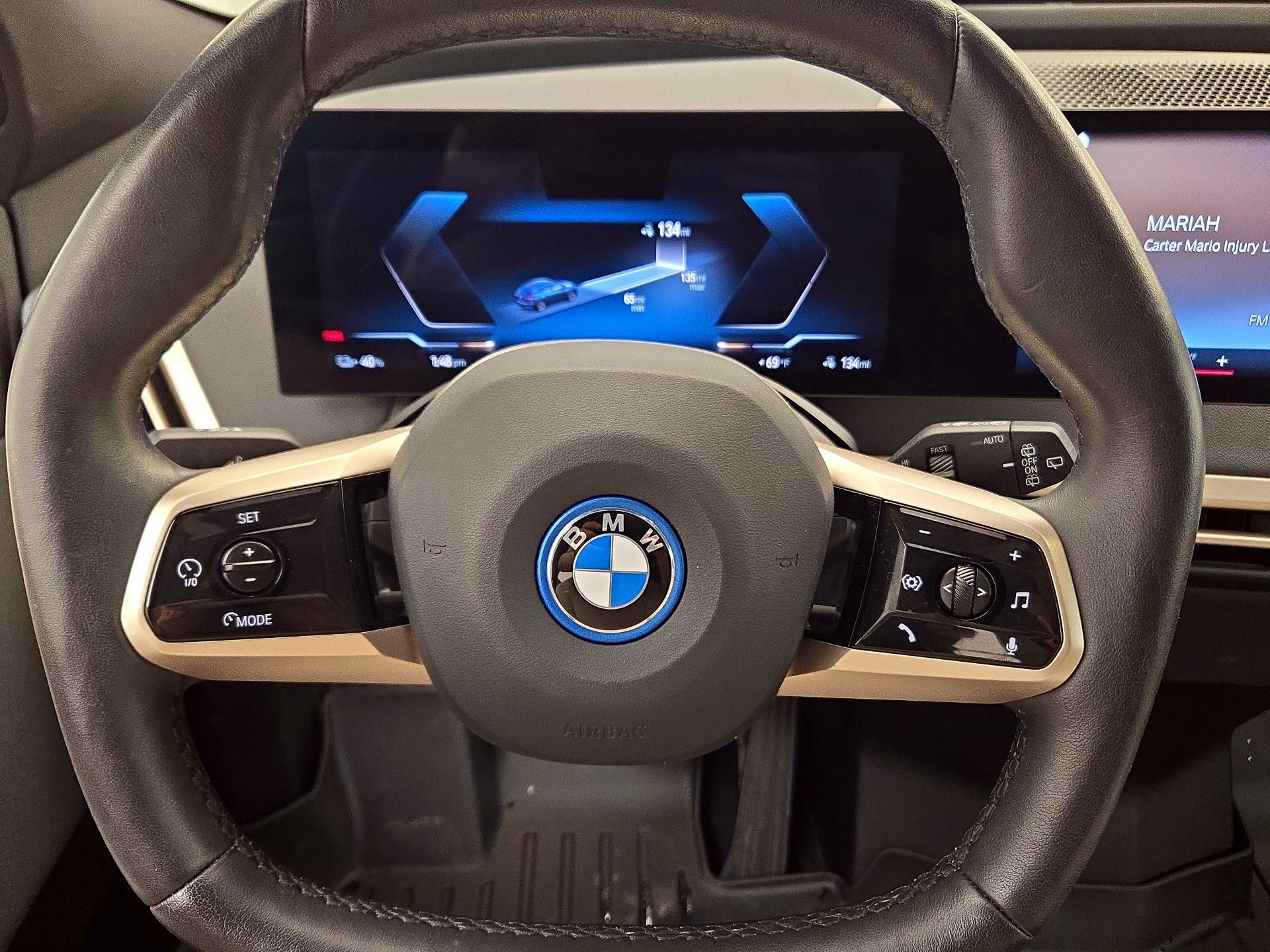 Thumbnail: 2023 BMW iX - 10