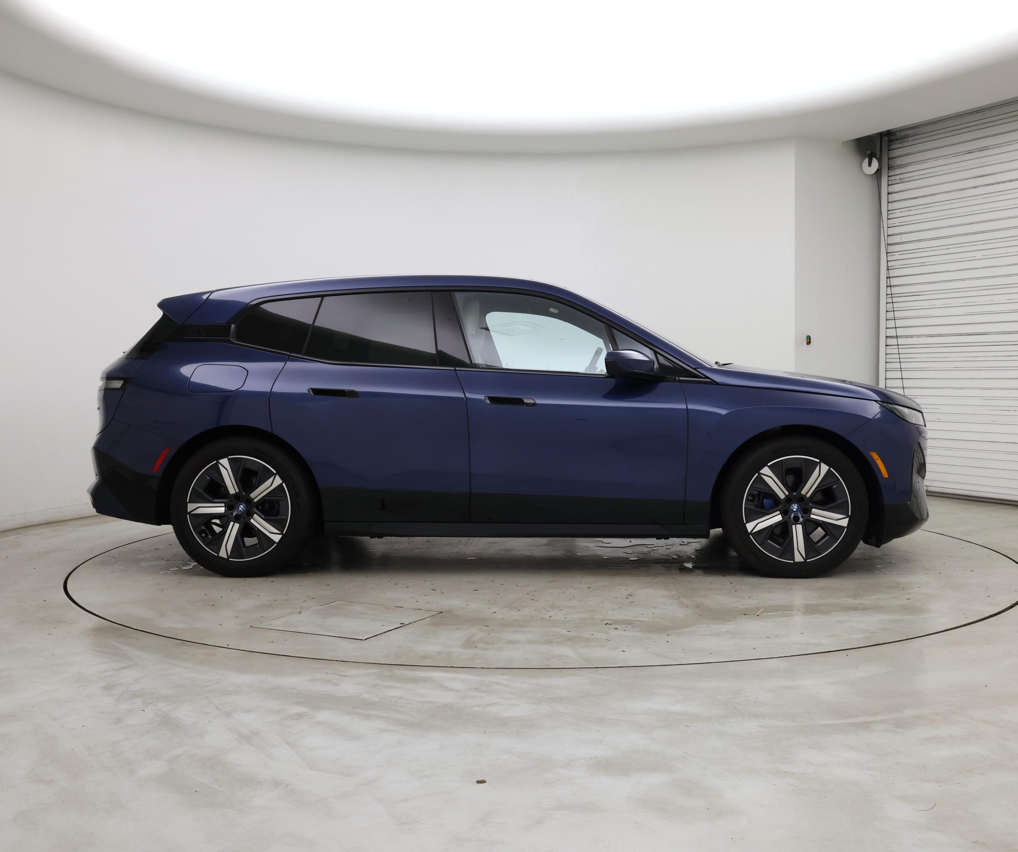 Thumbnail: 2023 BMW iX - 7