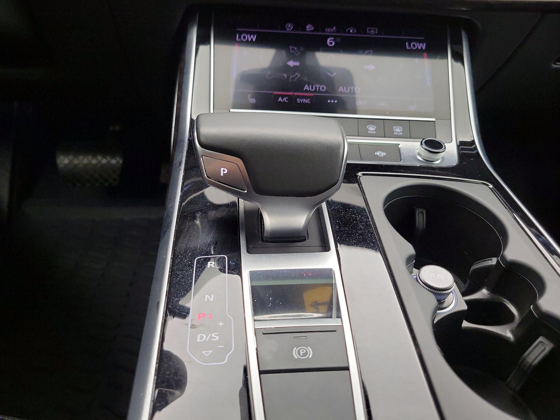 Thumbnail: 2019 Audi Q8 - 18