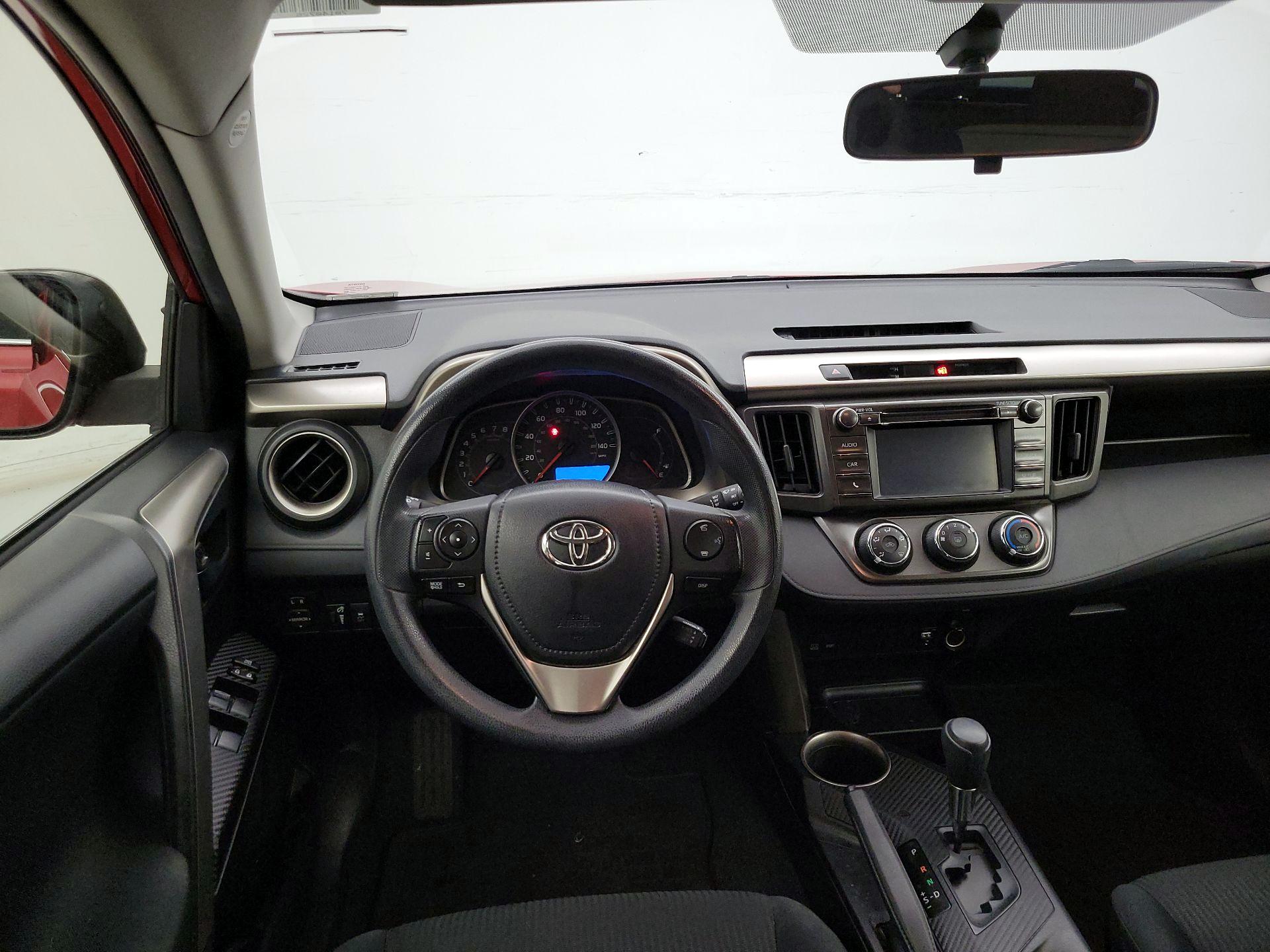 Thumbnail: 2015 Toyota RAV4 - 10