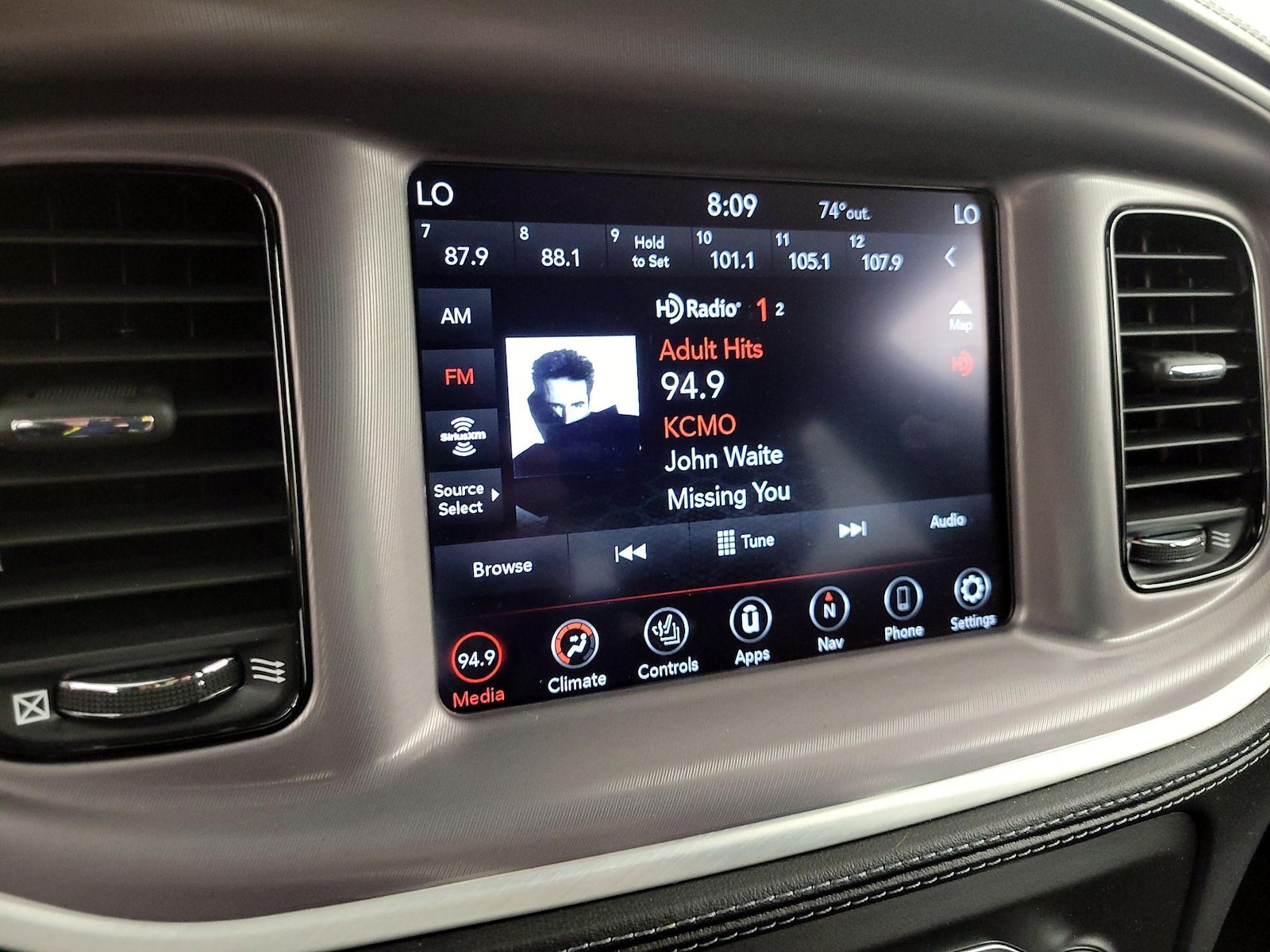 2022 Dodge Charger R/T - Photo 17