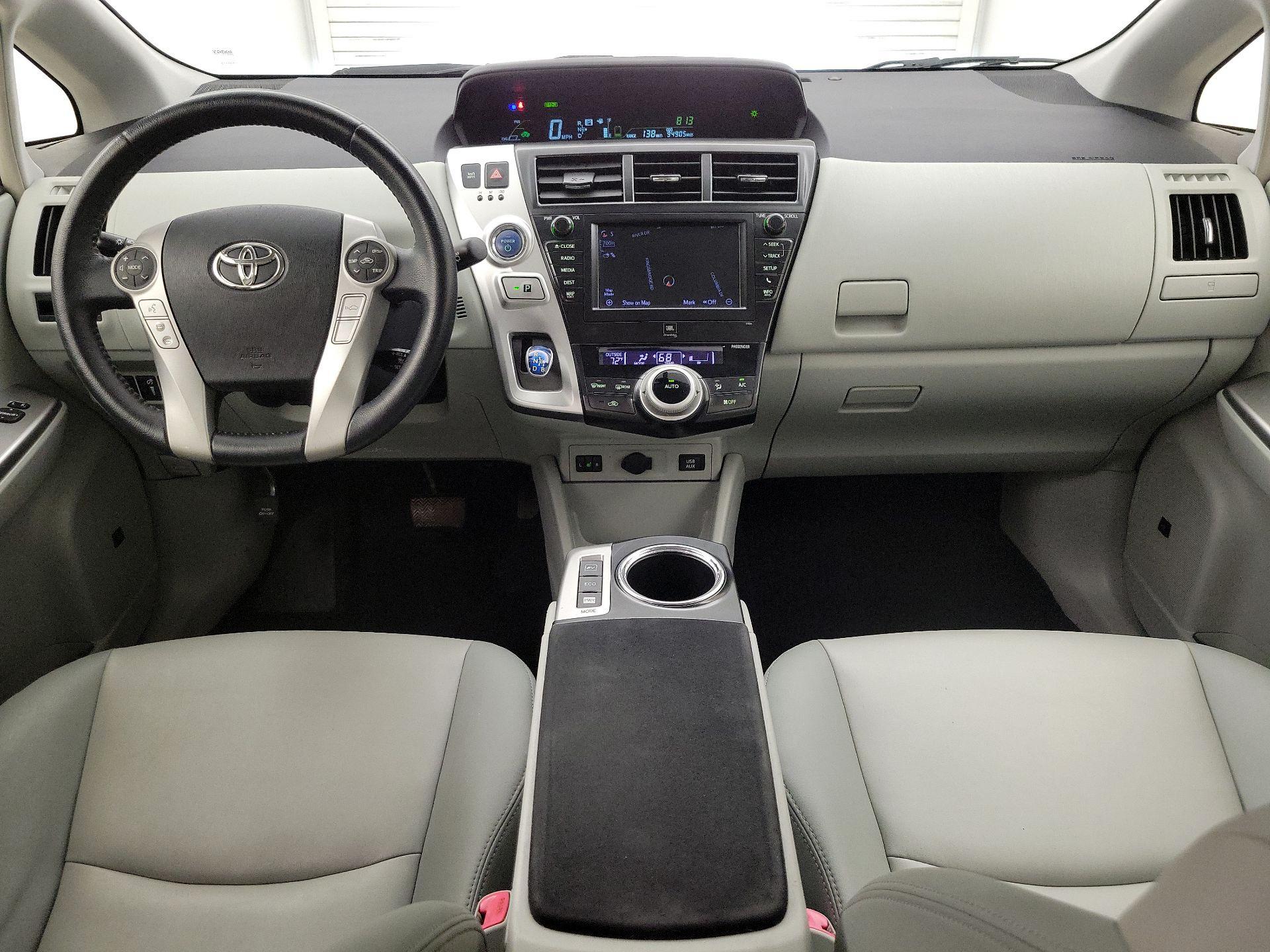 Thumbnail: 2014 Toyota Prius v - 9