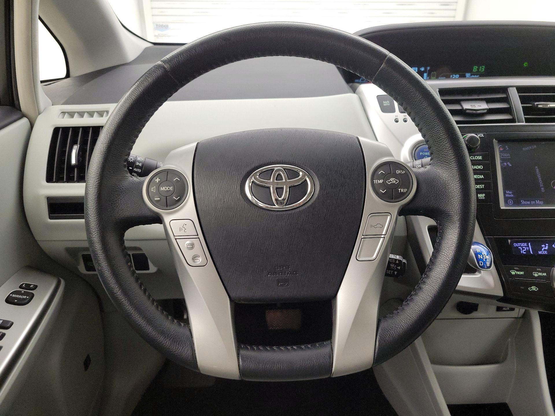Thumbnail: 2014 Toyota Prius v - 10
