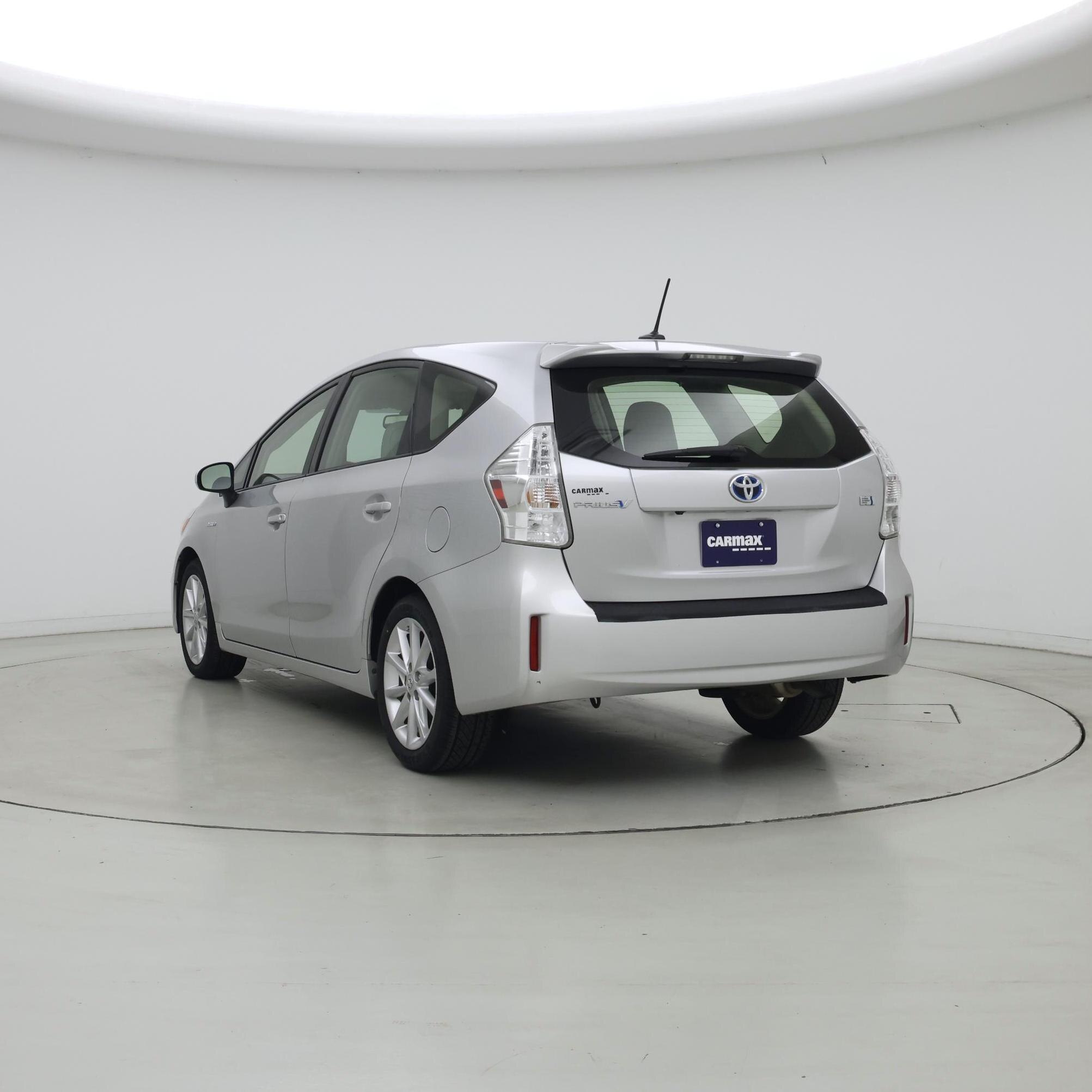 Thumbnail: 2014 Toyota Prius v - 2