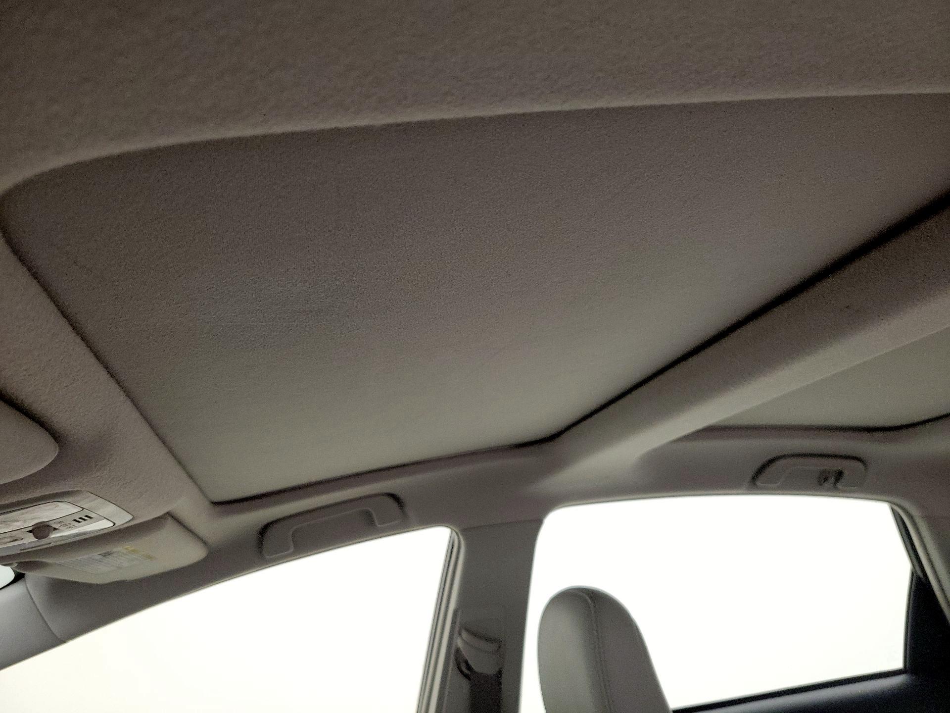Thumbnail: 2014 Toyota Prius v - 20
