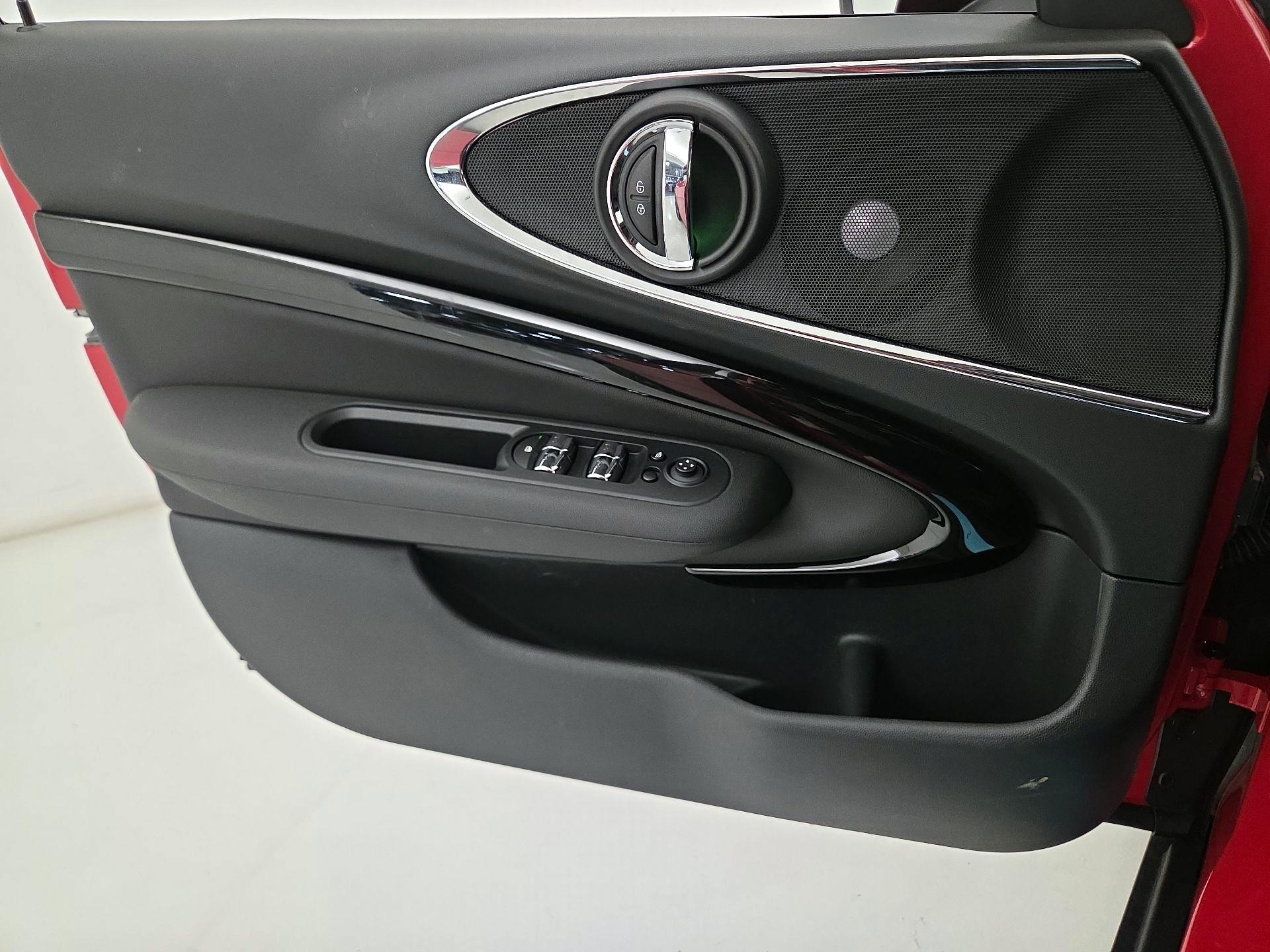 Thumbnail: 2019 MINI Cooper Clubman - 12