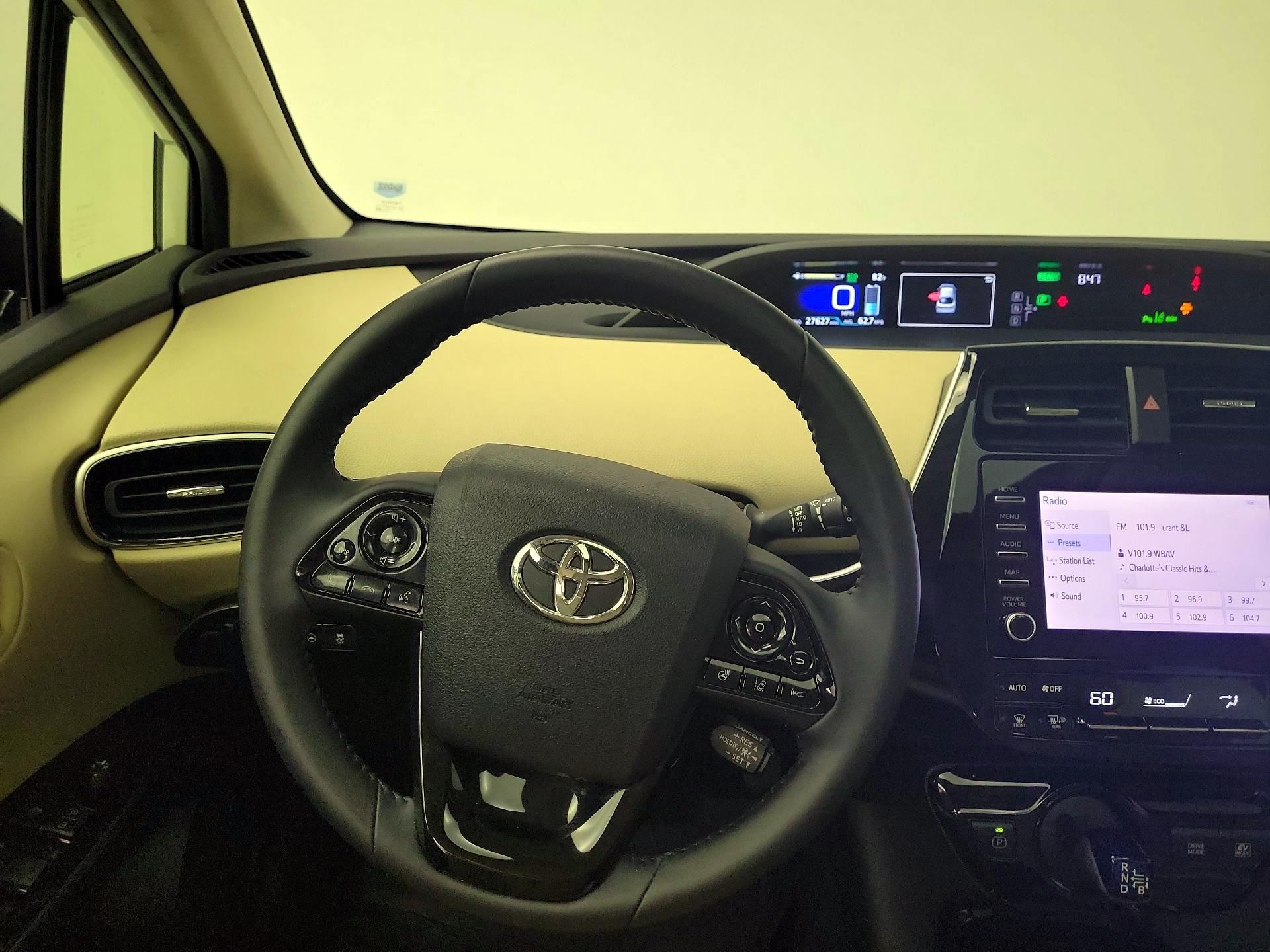 Thumbnail: 2020 Toyota Prius - 10