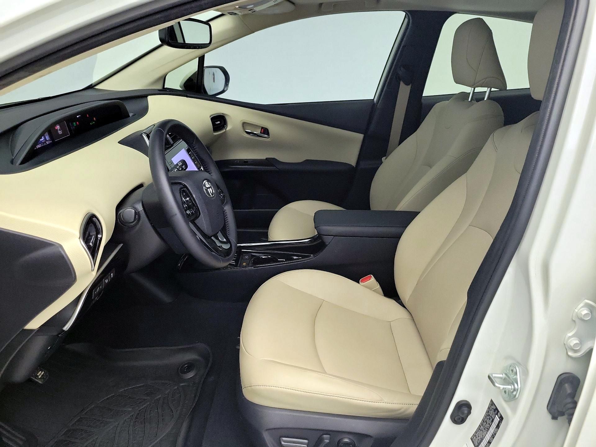 Thumbnail: 2020 Toyota Prius - 11