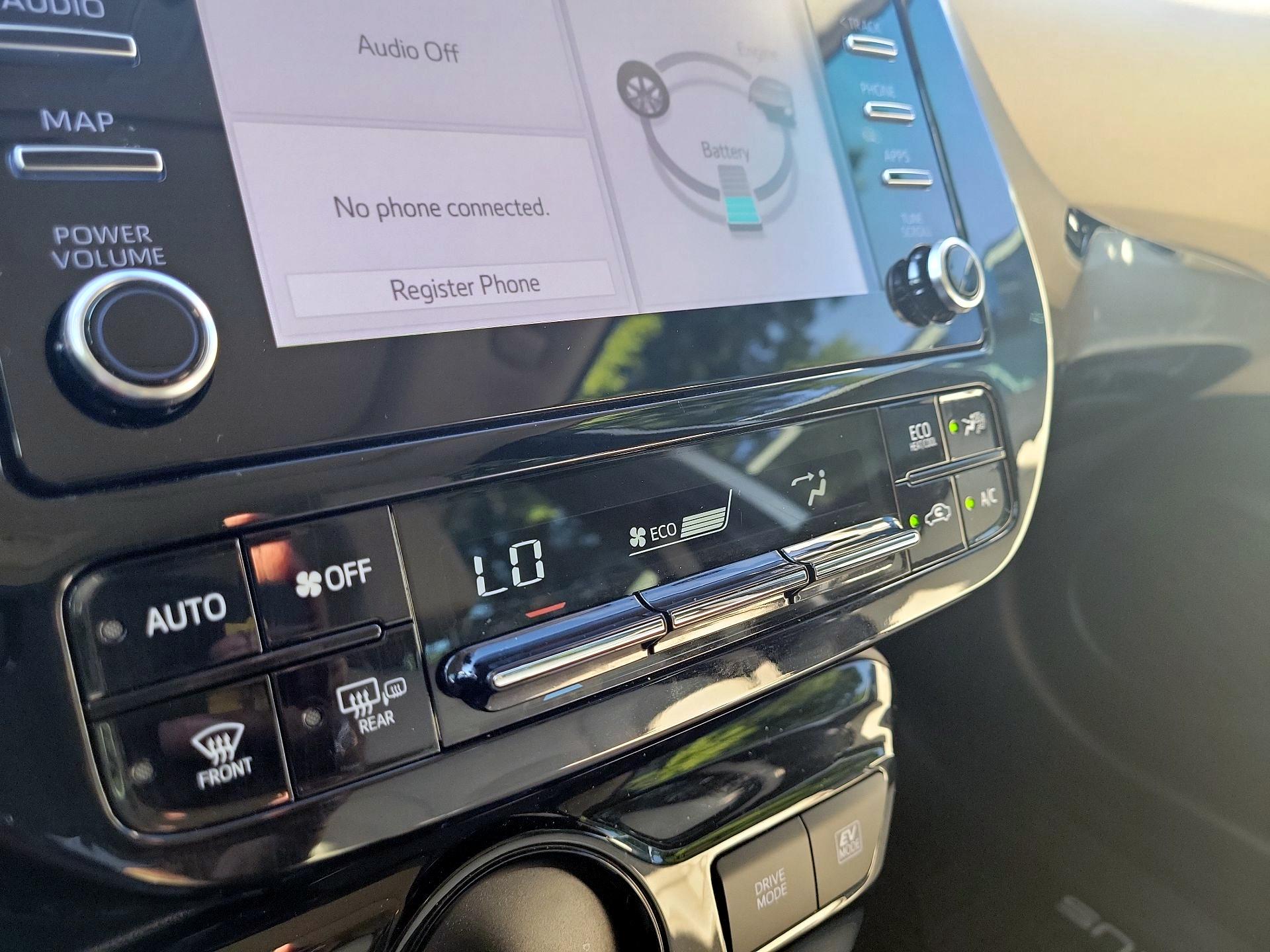 Thumbnail: 2020 Toyota Prius - 16