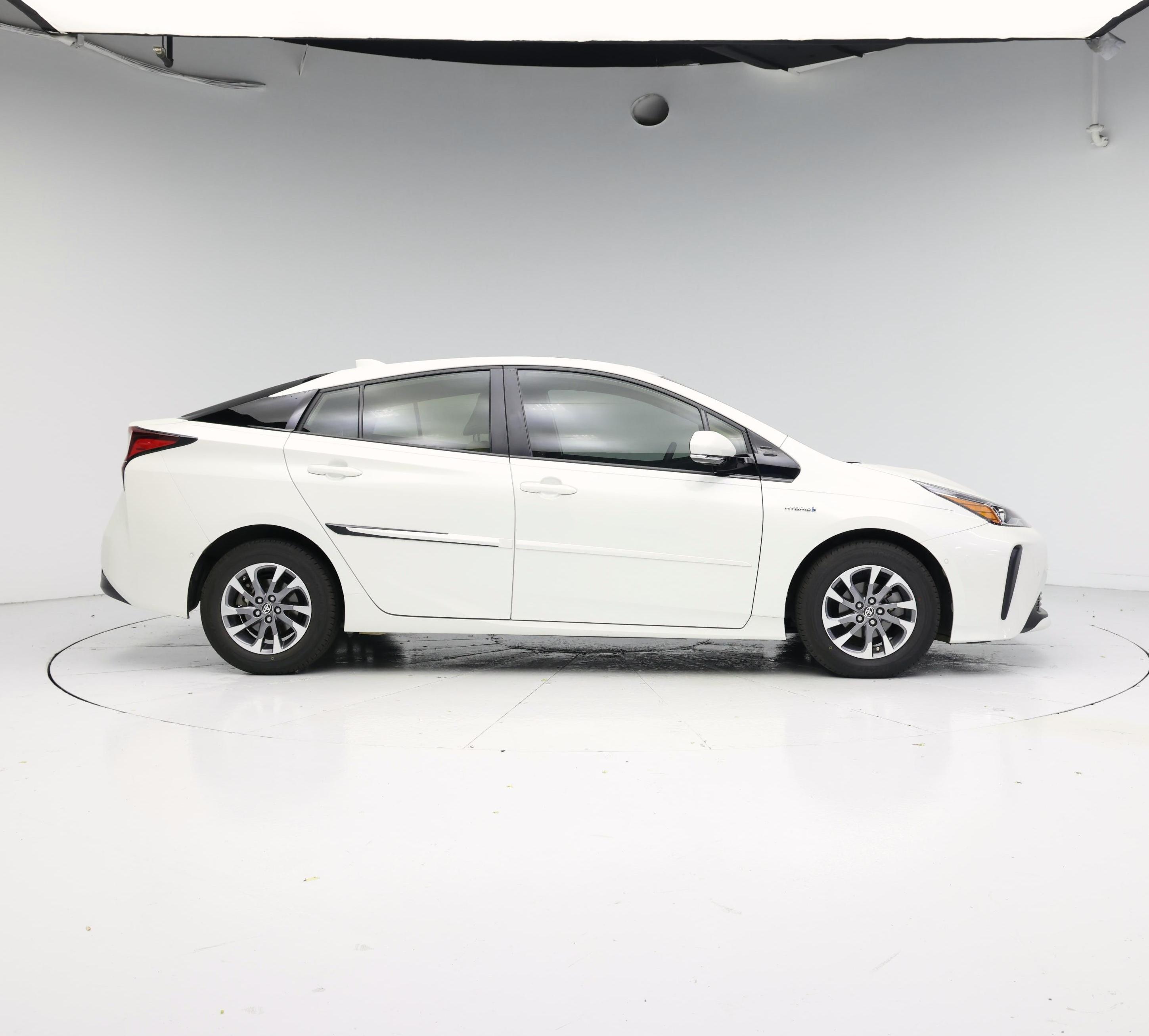 Thumbnail: 2020 Toyota Prius - 7