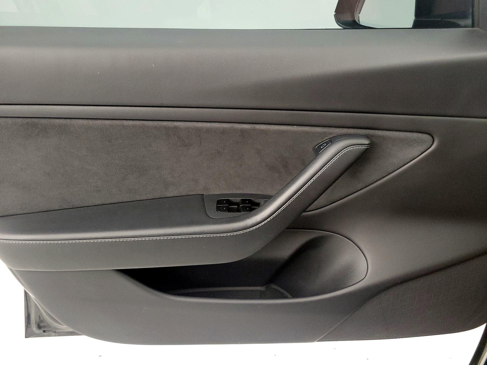 Thumbnail: 2021 Tesla Model 3 - 12
