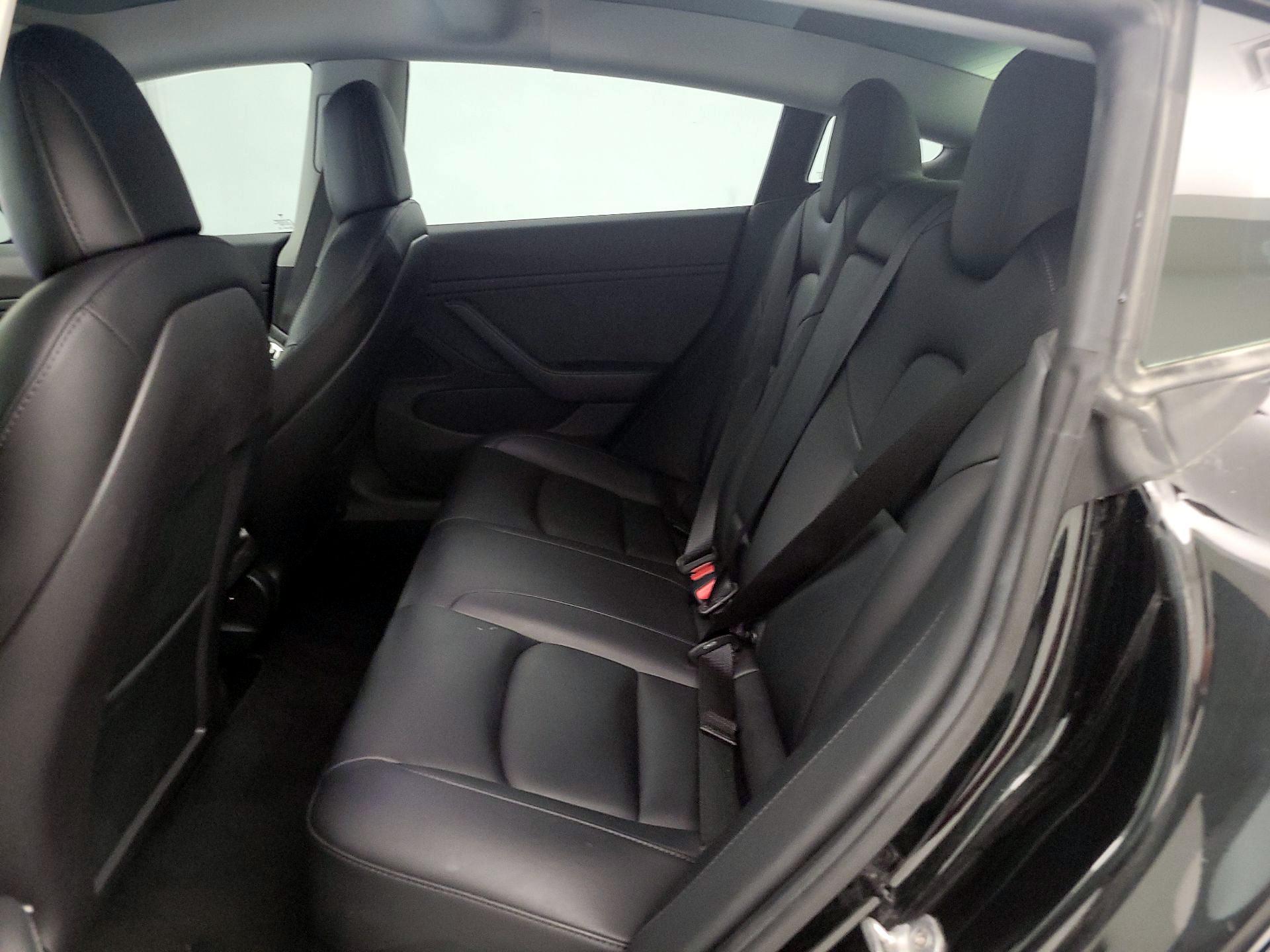 Thumbnail: 2021 Tesla Model 3 - 19