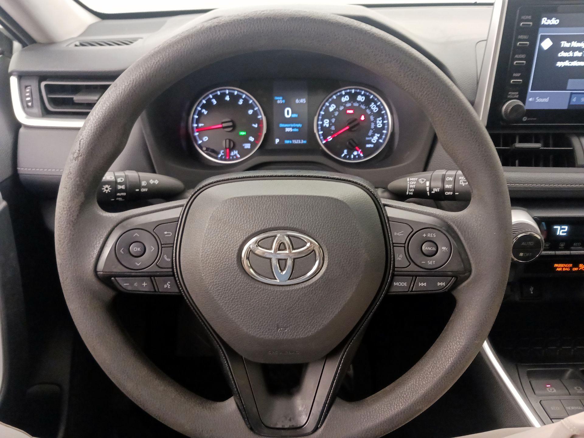 Thumbnail: 2020 Toyota RAV4 - 10