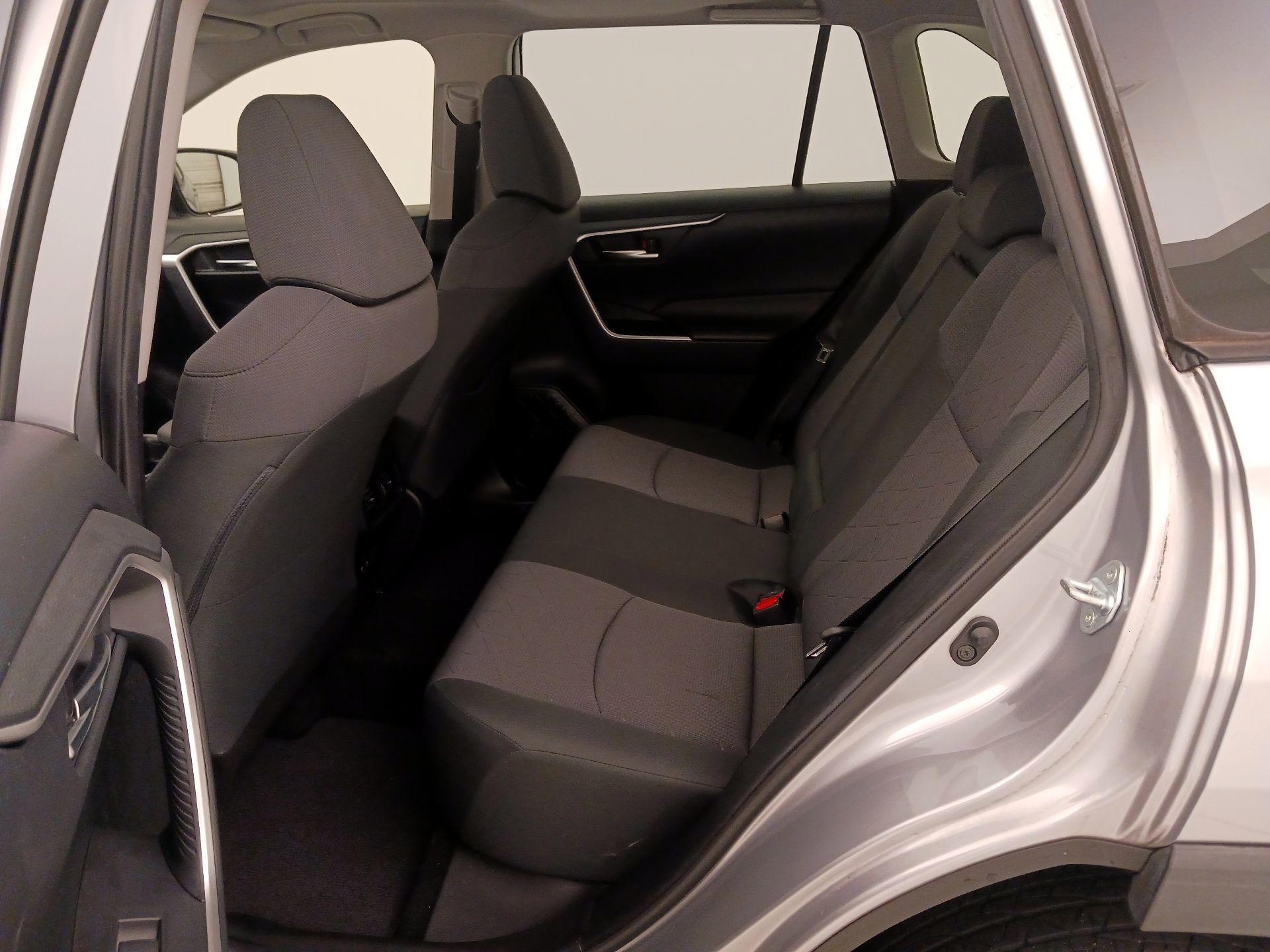 Thumbnail: 2020 Toyota RAV4 - 20