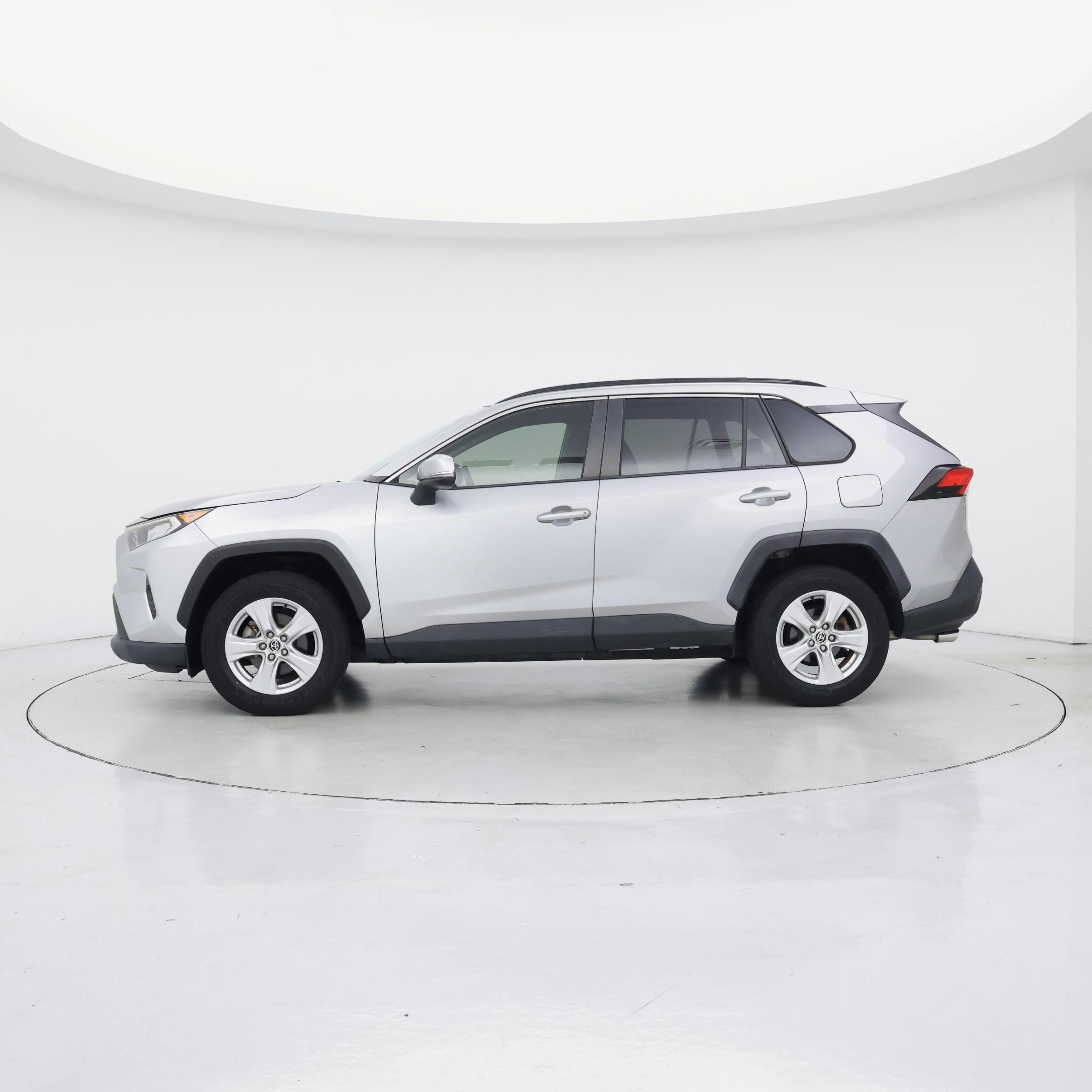 Thumbnail: 2020 Toyota RAV4 - 3