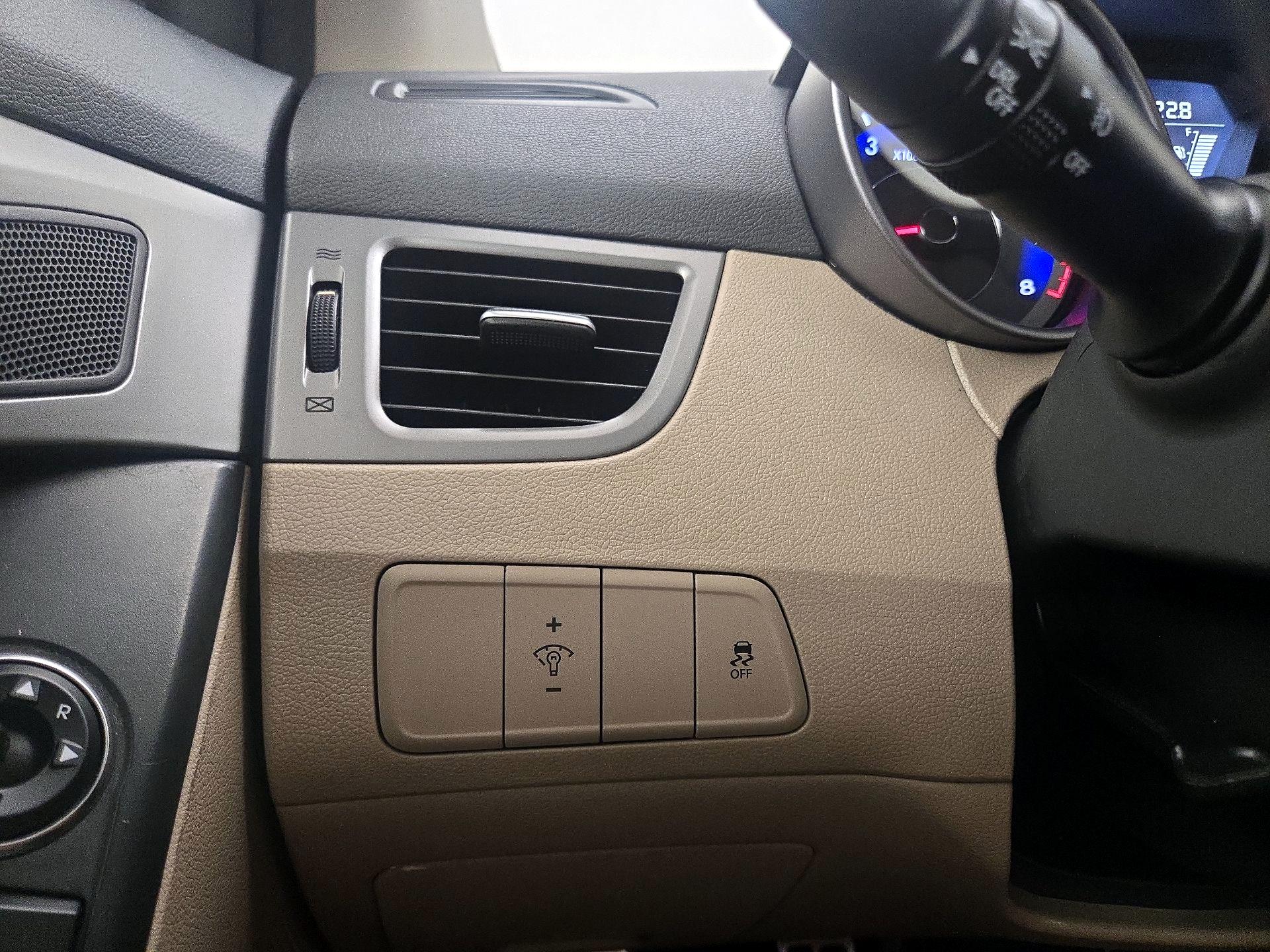 Thumbnail: 2014 Hyundai Elantra - 13