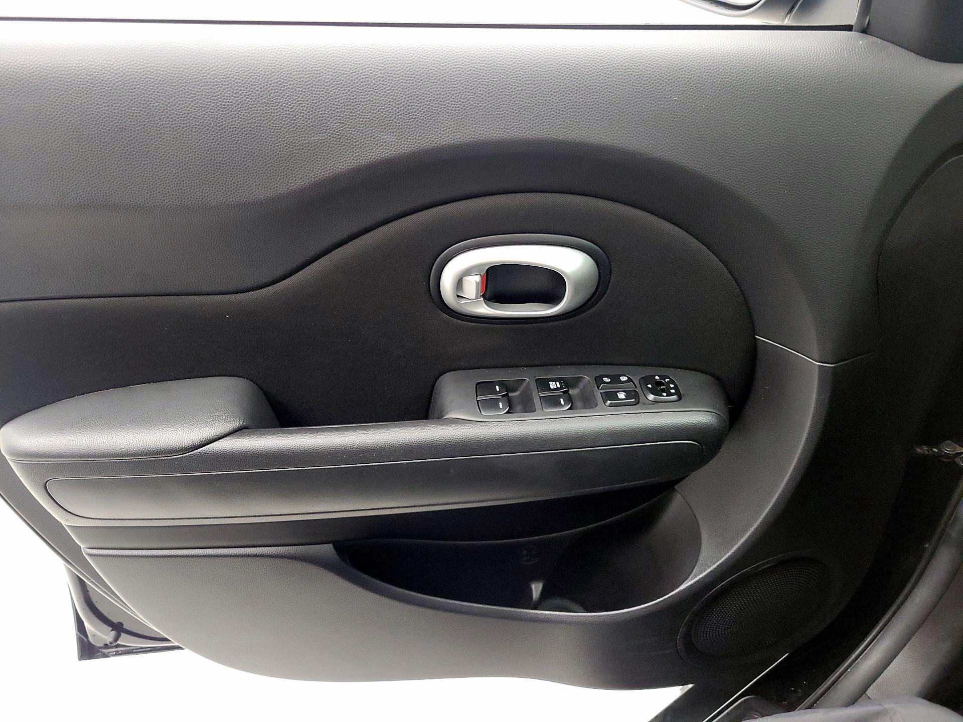 Thumbnail: 2016 Kia Soul - 12