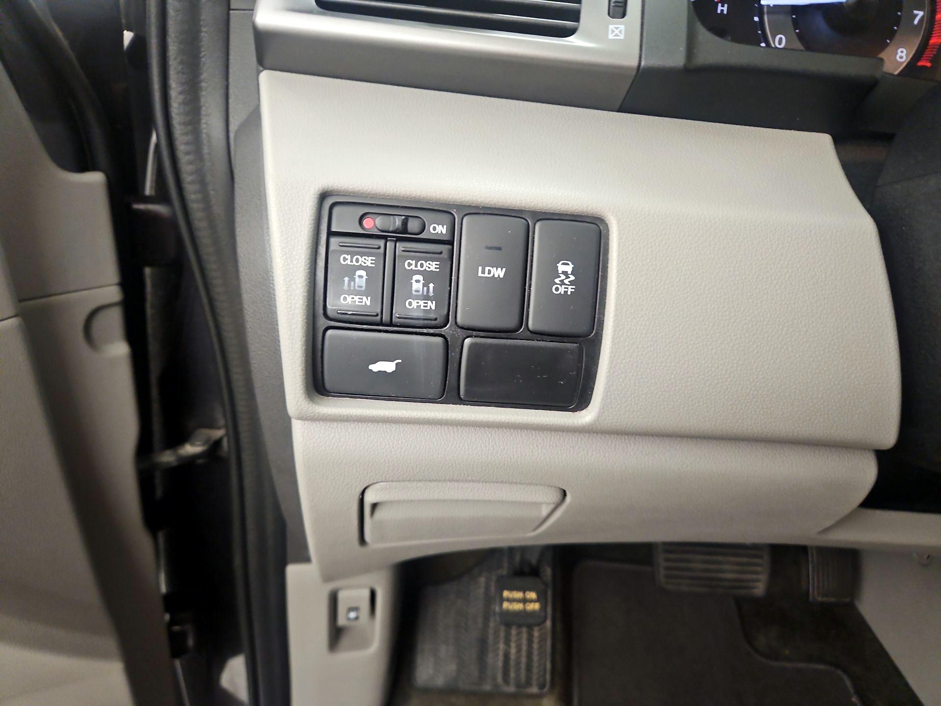Thumbnail: 2014 Honda Odyssey - 13