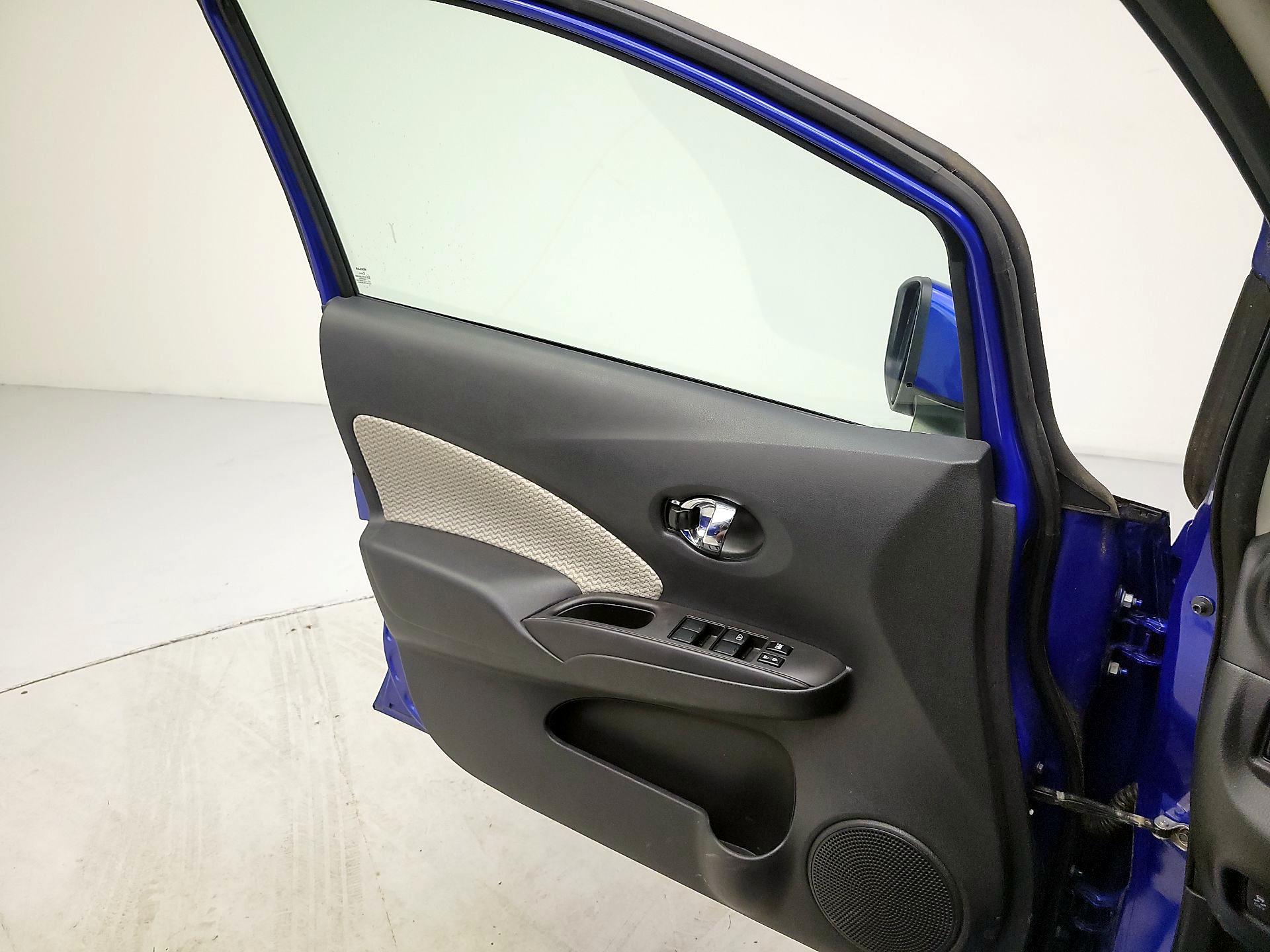 Thumbnail: 2017 Nissan Versa Note - 12