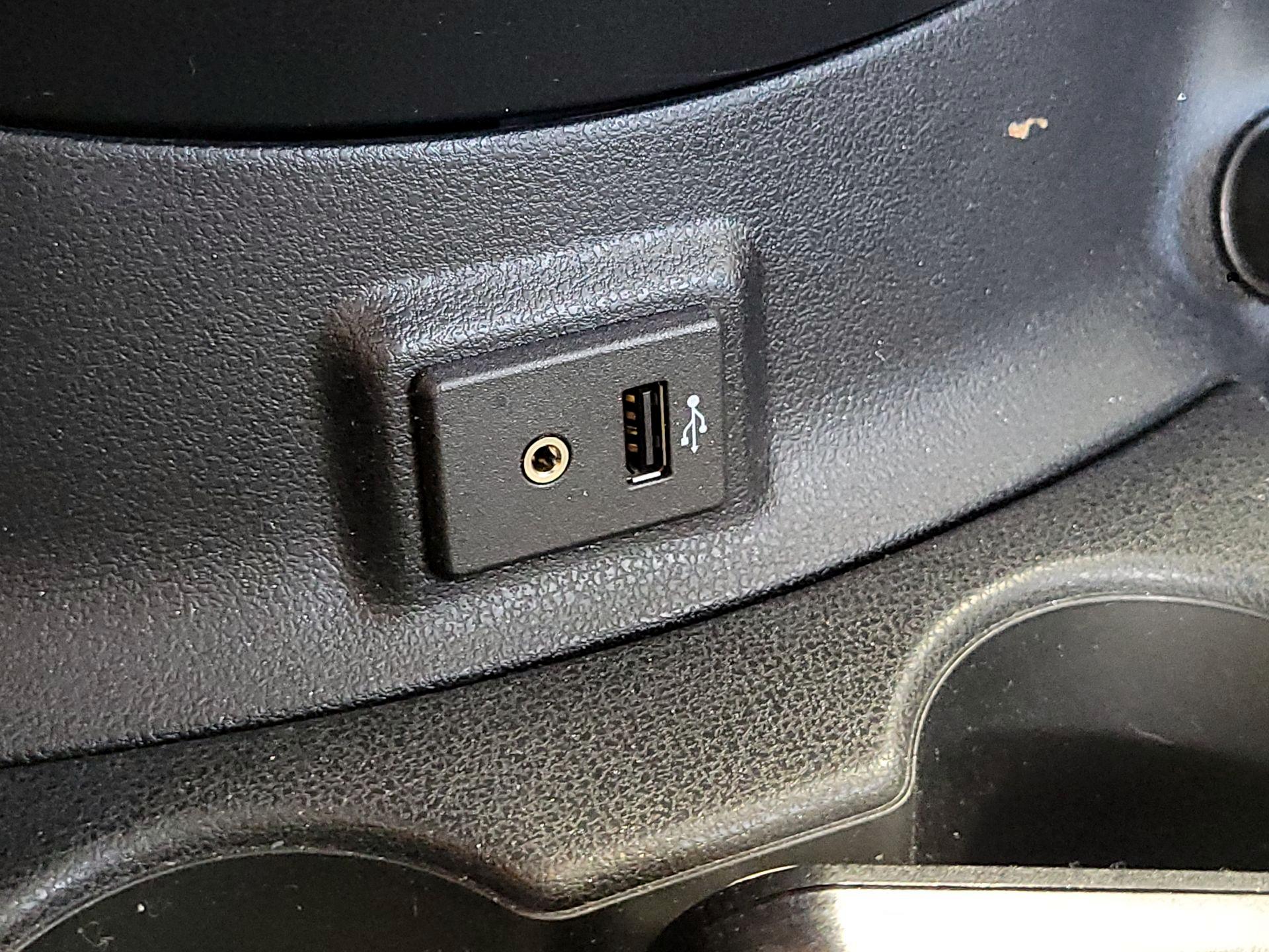 Thumbnail: 2017 Nissan Versa Note - 18