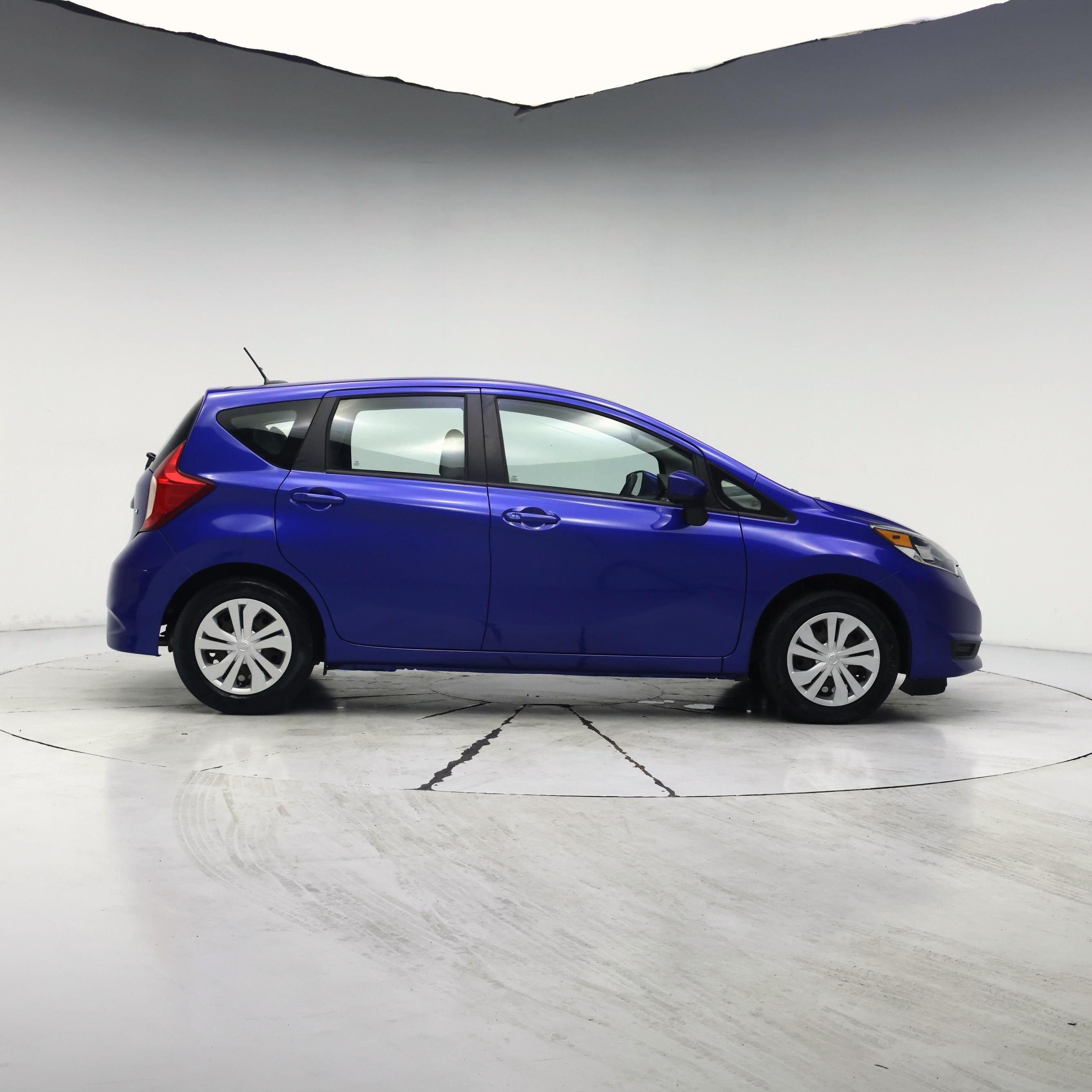 Thumbnail: 2017 Nissan Versa Note - 7