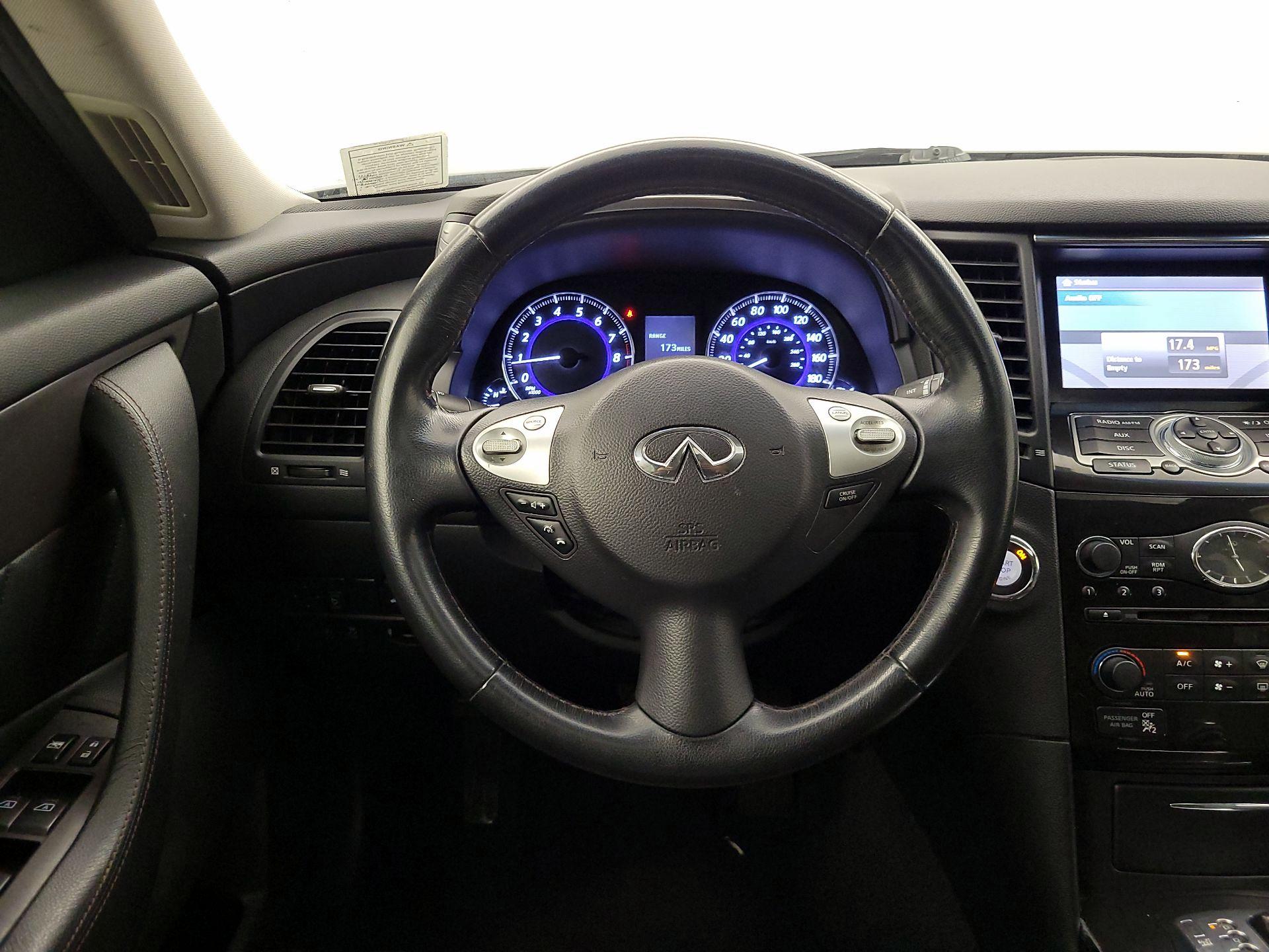 Thumbnail: 2017 INFINITI QX70 - 10