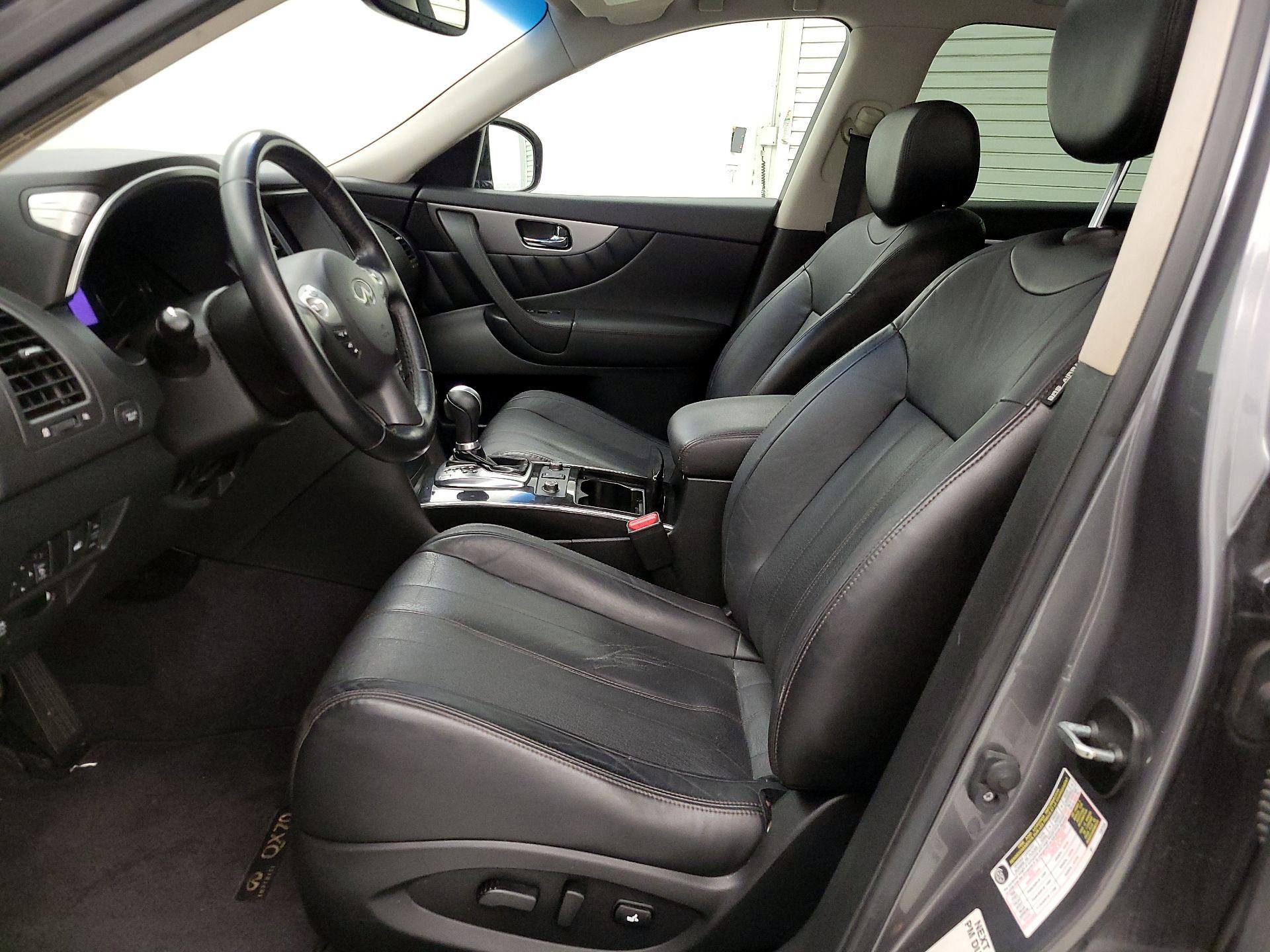 Thumbnail: 2017 INFINITI QX70 - 11