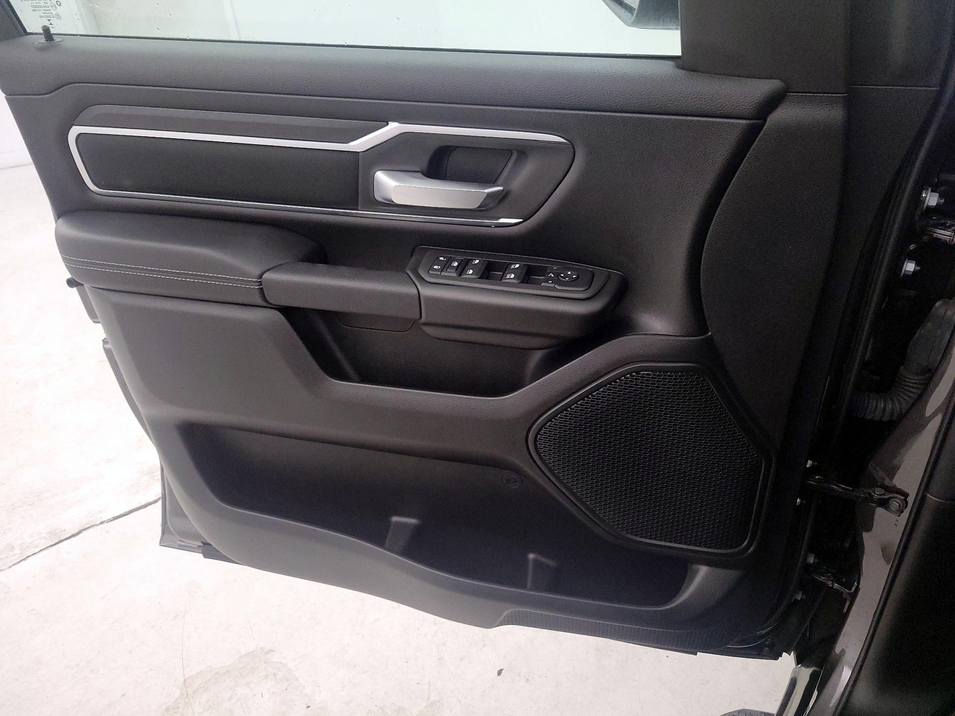 Thumbnail: 2026 RAM 1500 - 10
