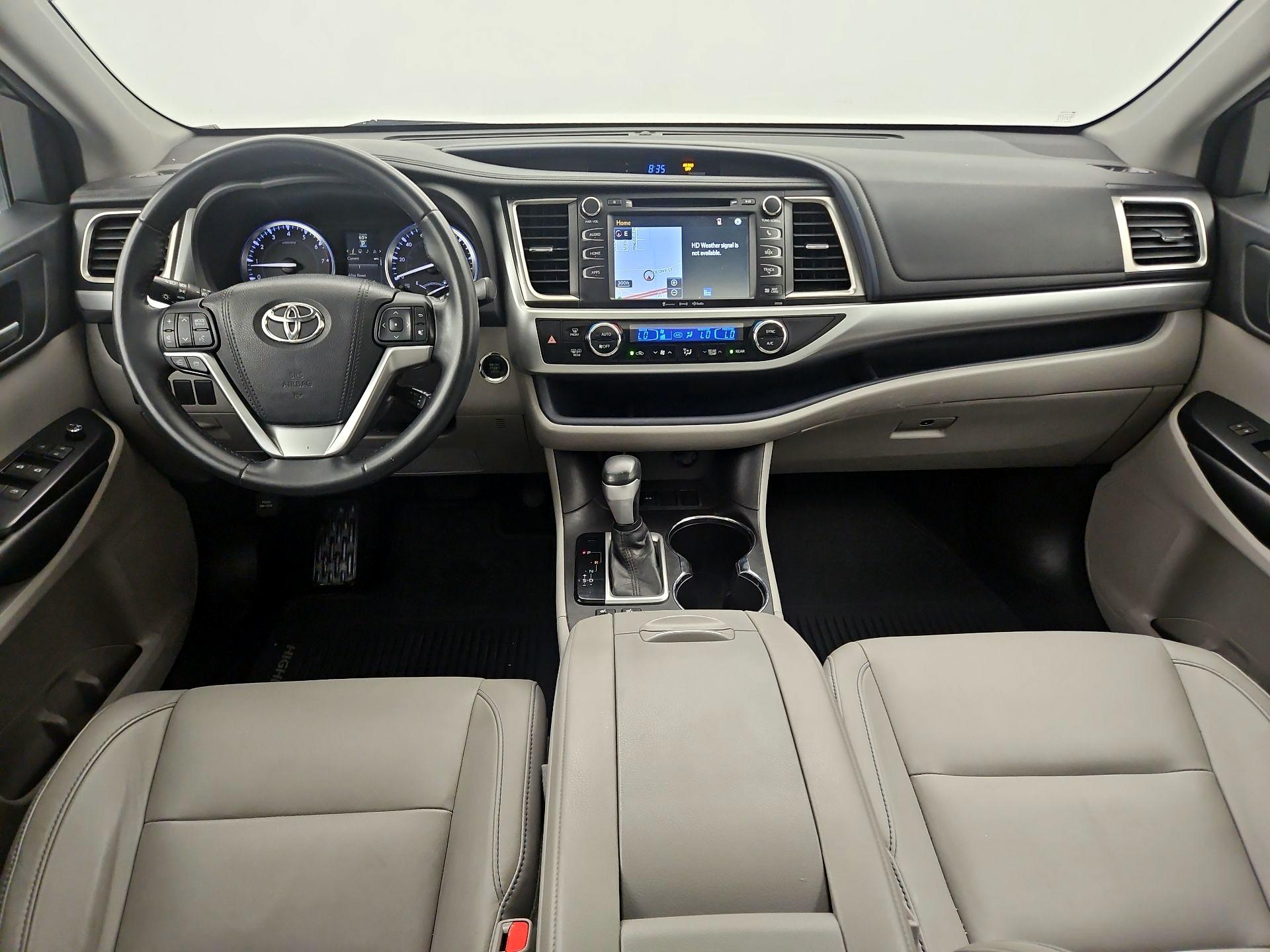 Thumbnail: 2016 Toyota Highlander - 9