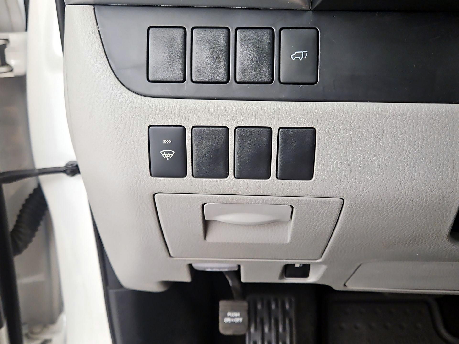 Thumbnail: 2016 Toyota Highlander - 13