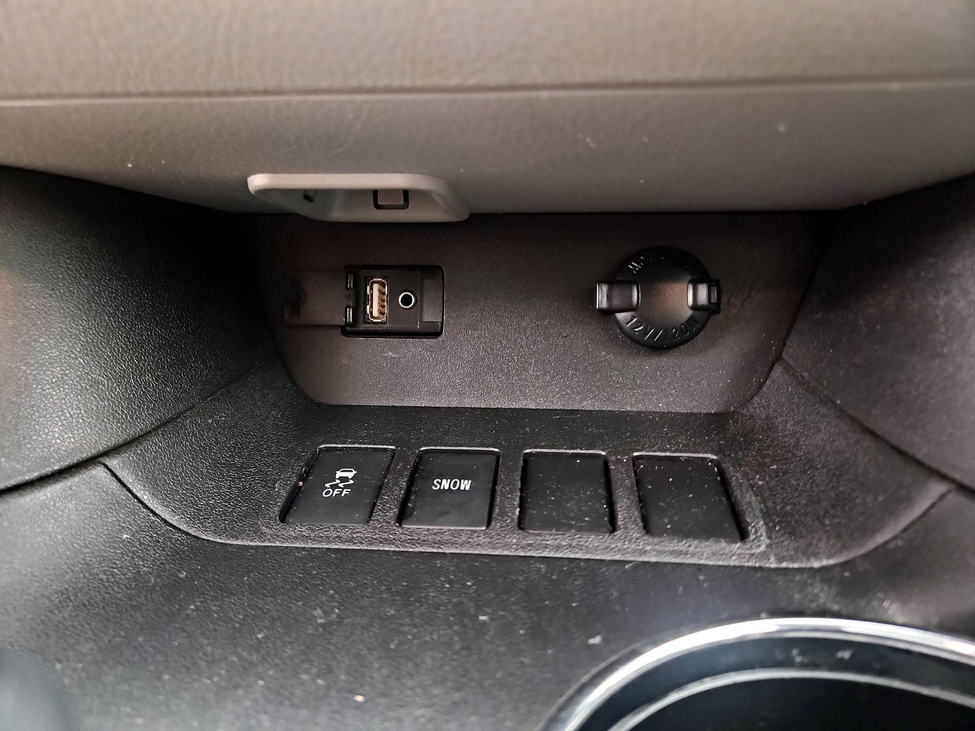 Thumbnail: 2016 Toyota Highlander - 18