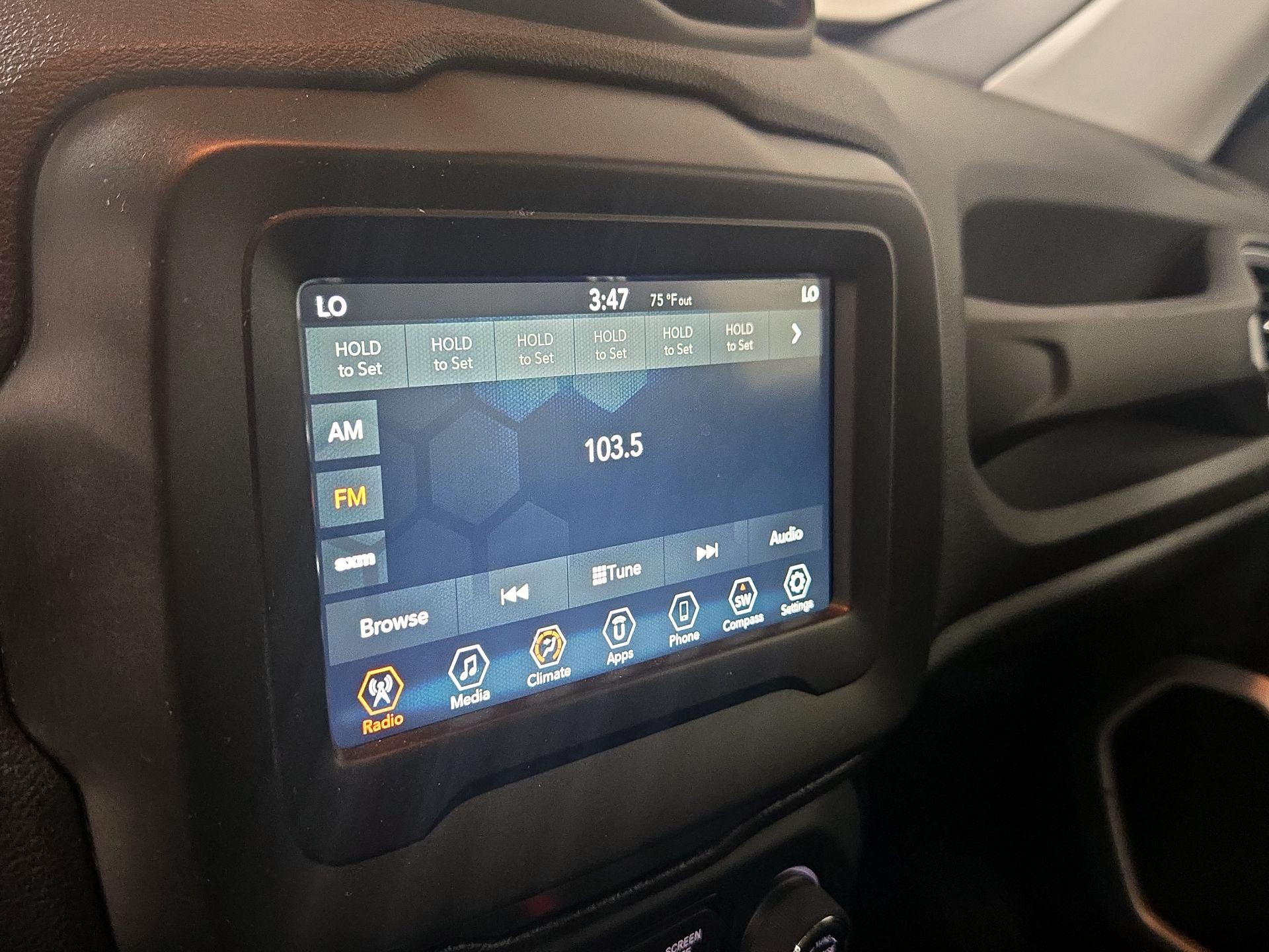 Thumbnail: 2019 Jeep Renegade - 15