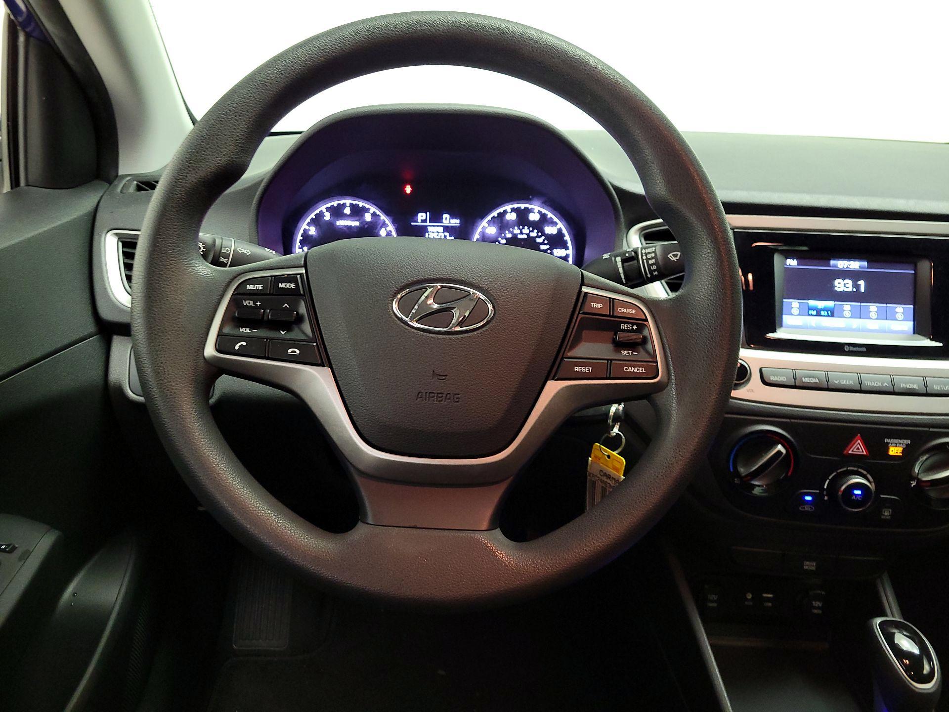 Thumbnail: 2022 Hyundai Accent - 10