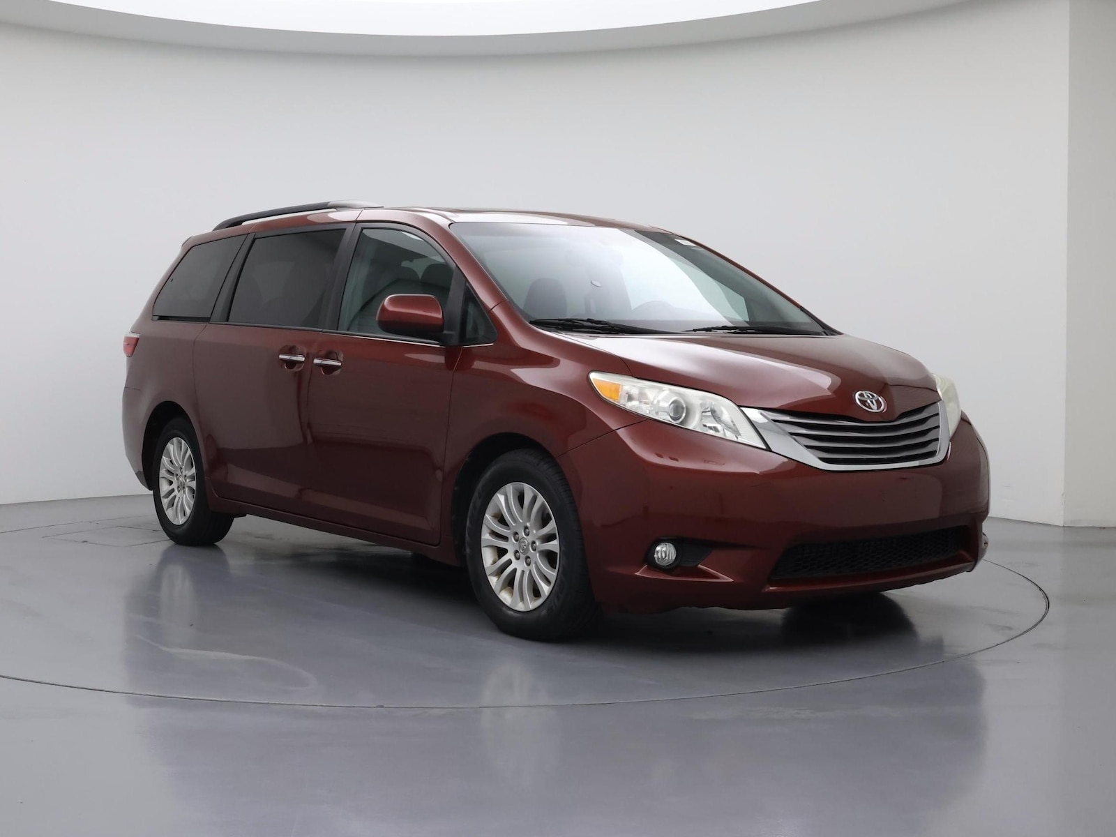 2017 Toyota Sienna XLE - Photo 2