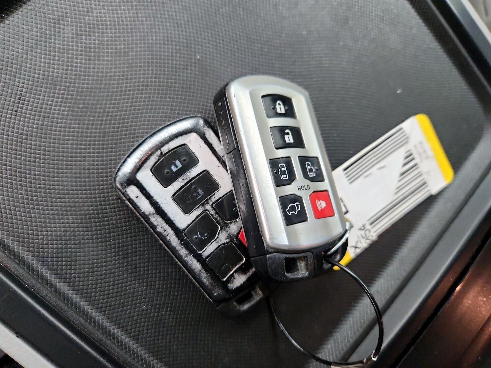 2017 Toyota Sienna XLE - Photo 24