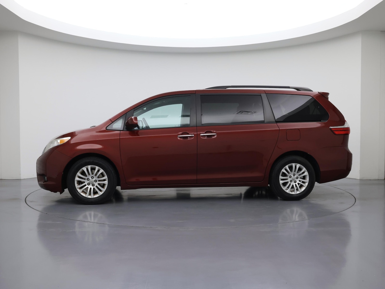 2017 Toyota Sienna XLE - Photo 4