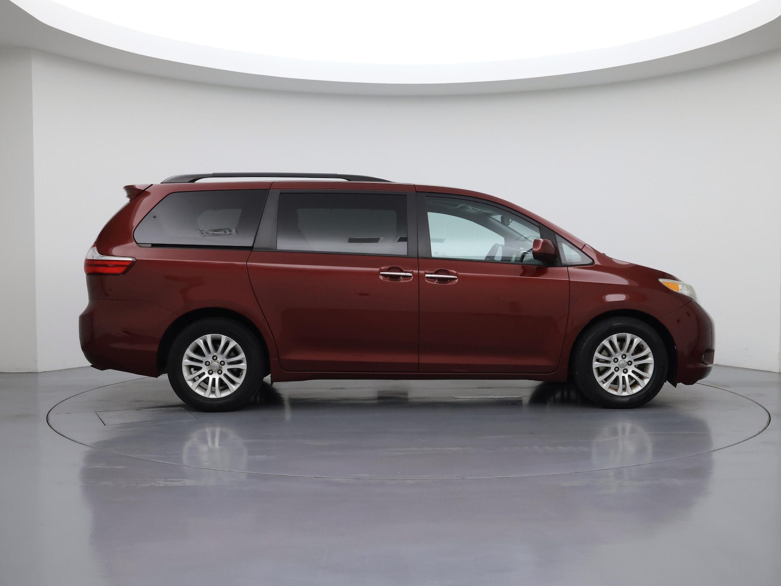 2017 Toyota Sienna XLE - Photo 8